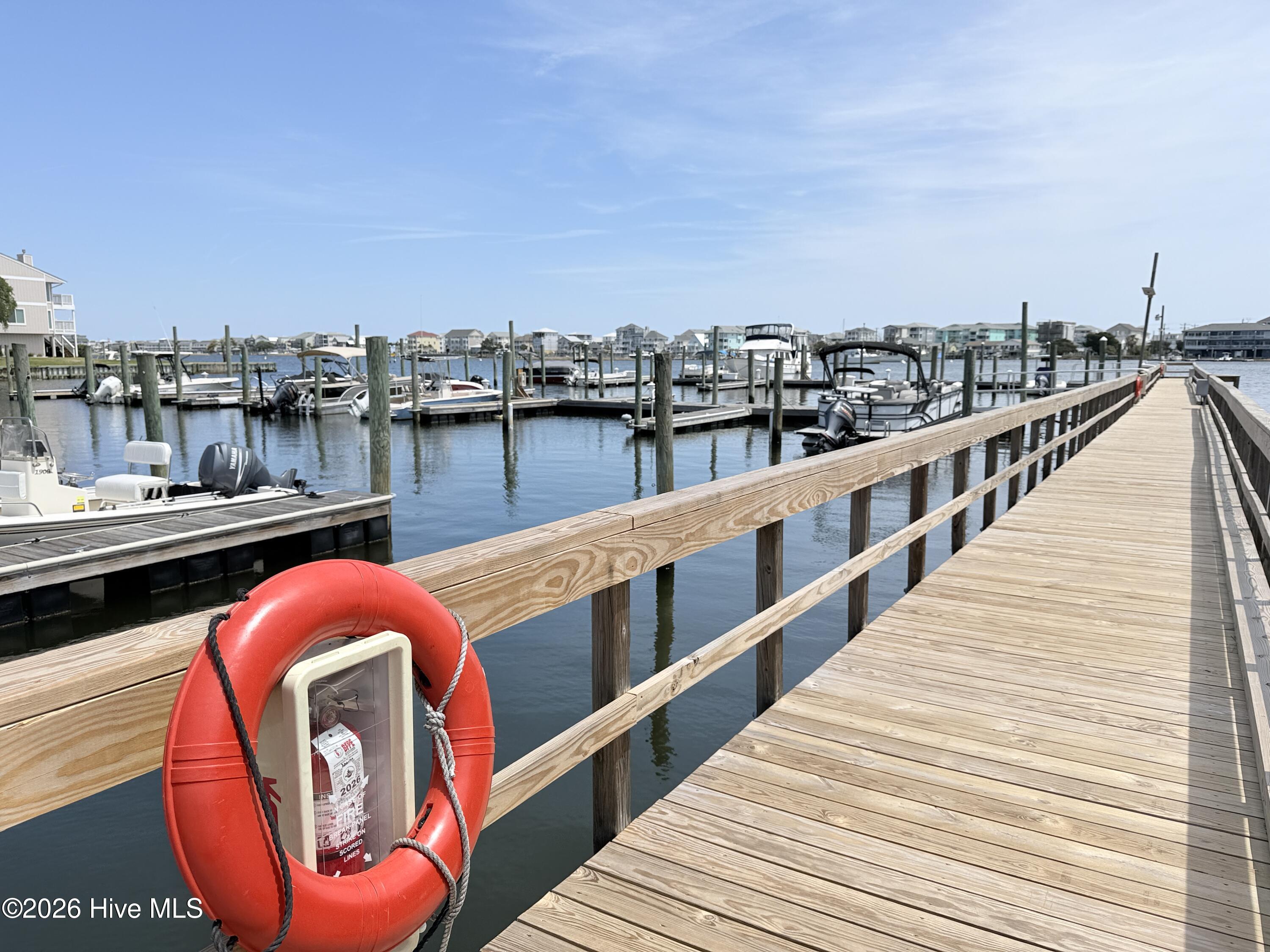 100570413 | Photo 45