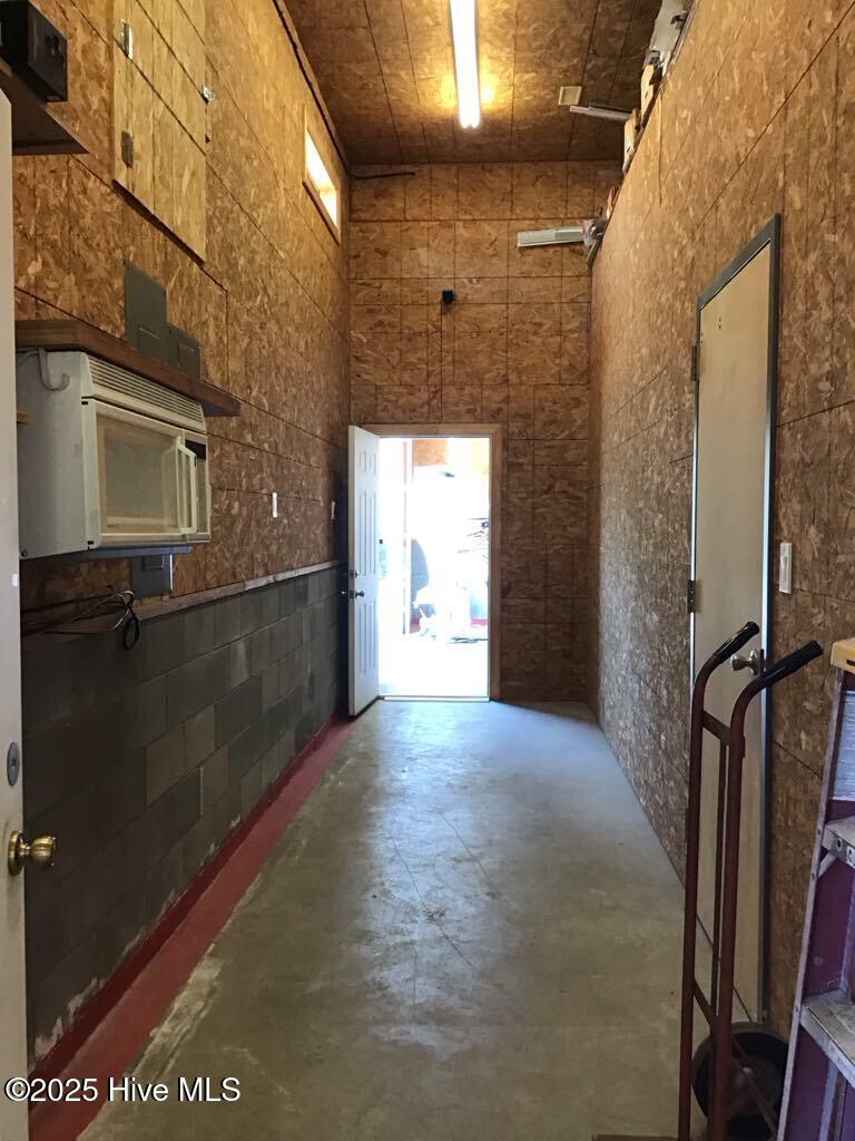 100547219 | Photo 77