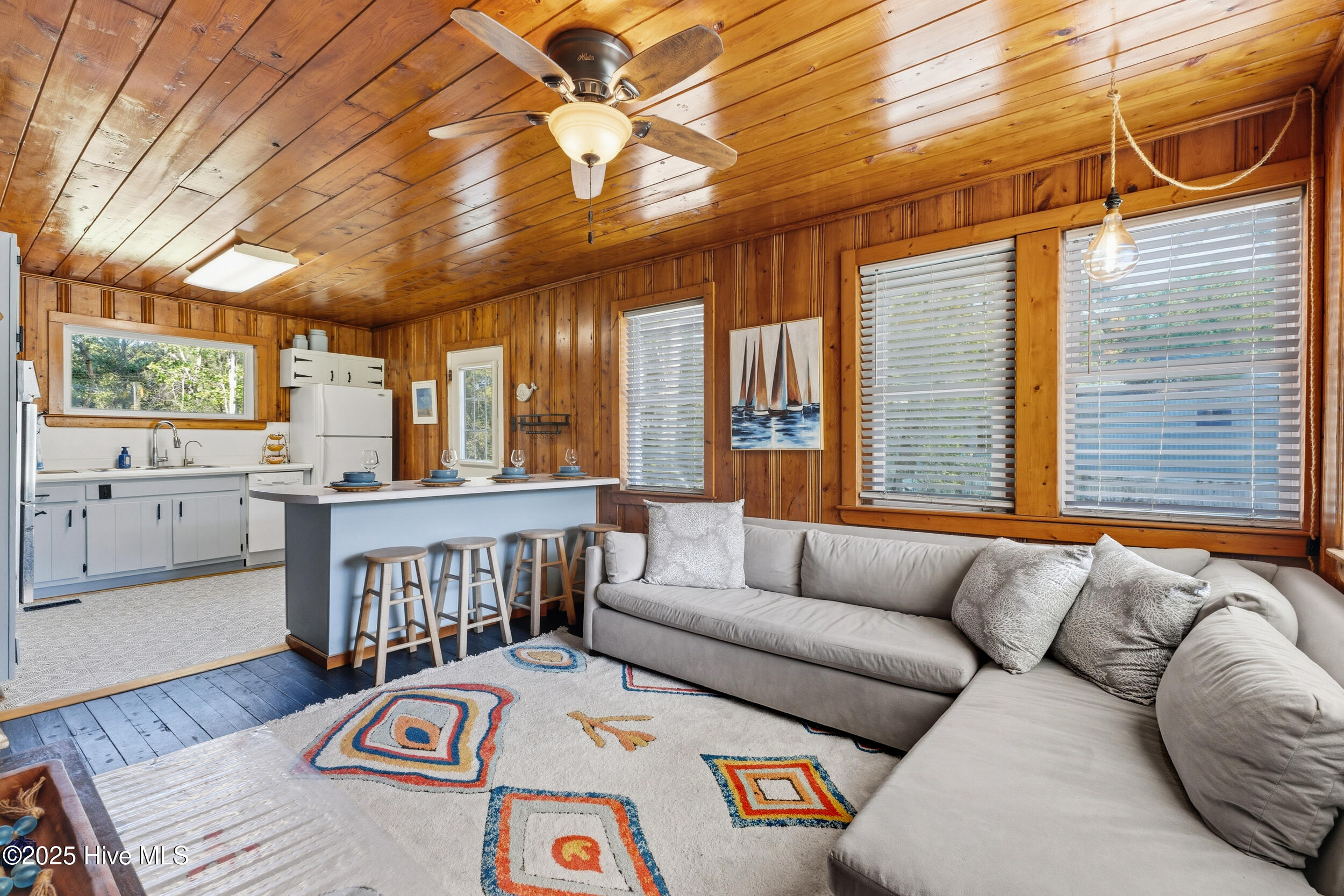 100535191 | Photo 13