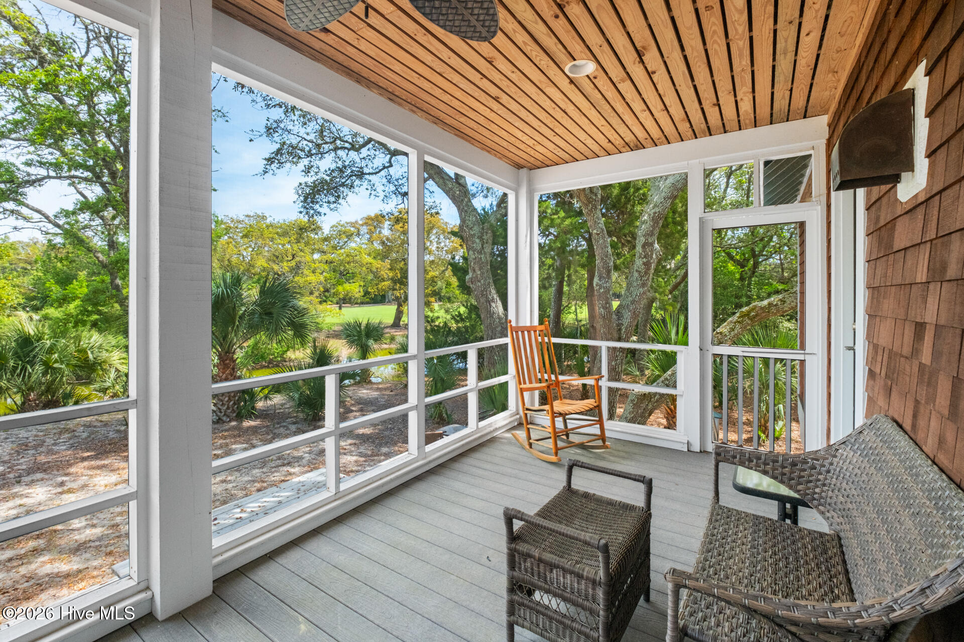 100567866 | Photo 39