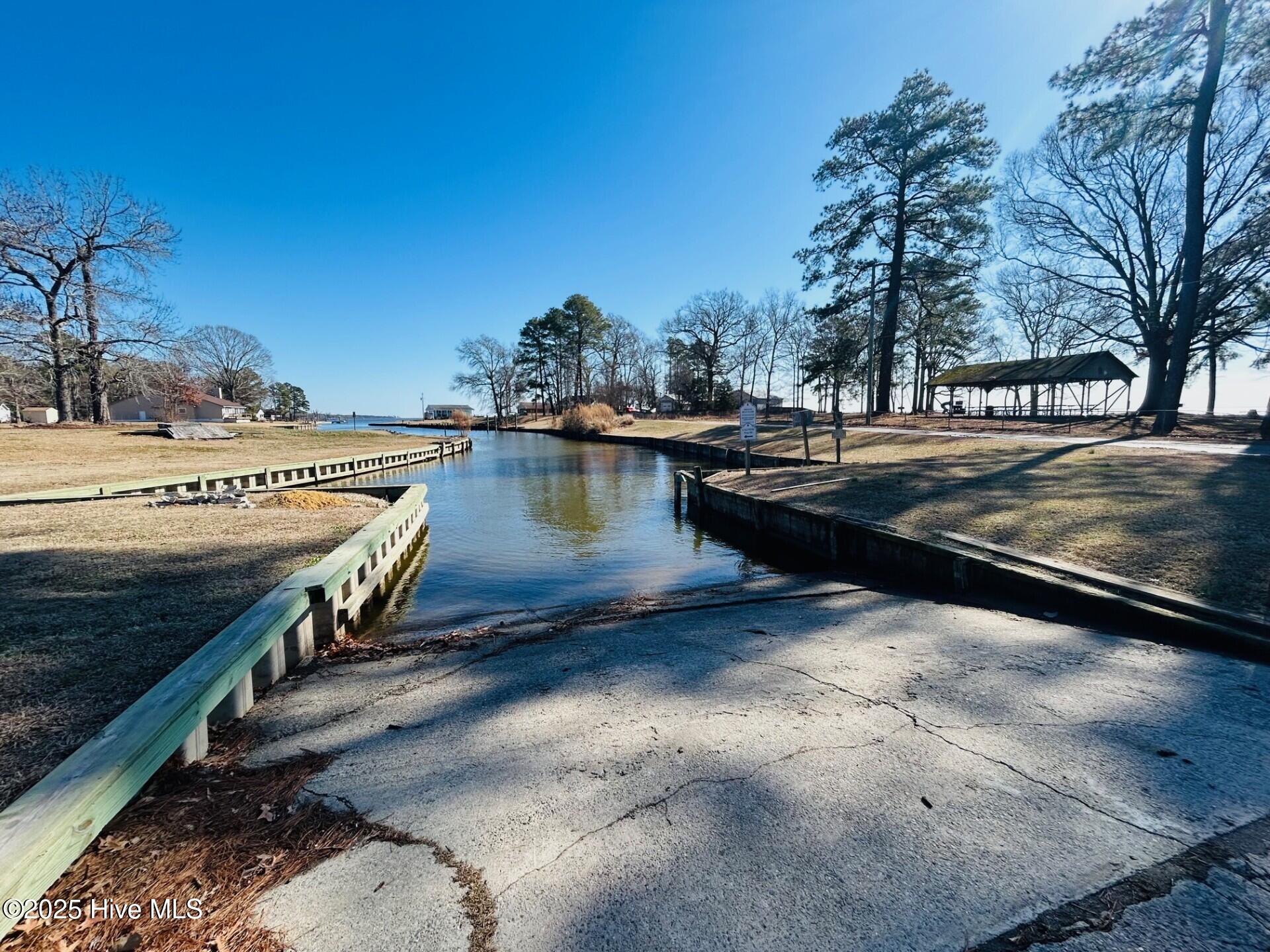 Holiday Island Boat Ramp
