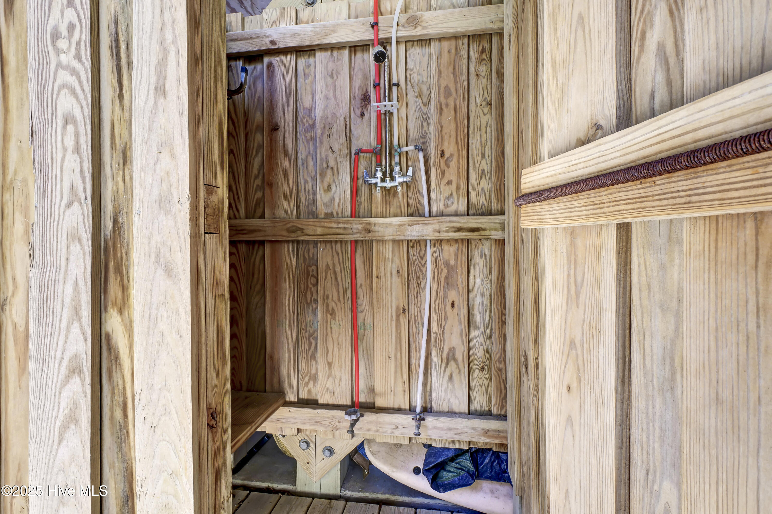 100508177 | Photo 25