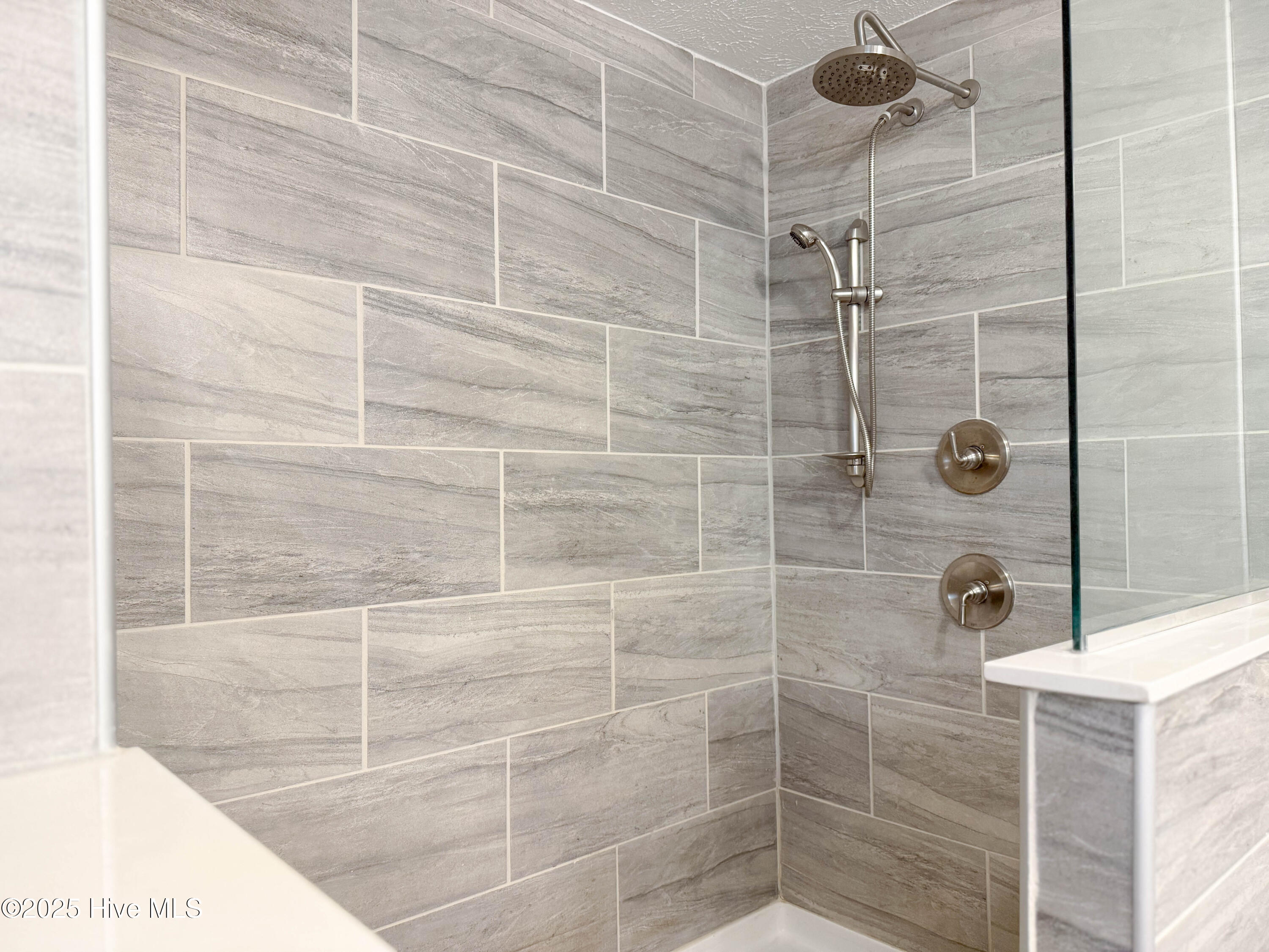 100540094 | Photo 37