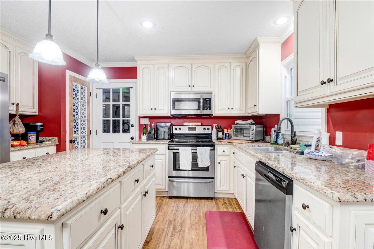 25-400 Rose Dr-9