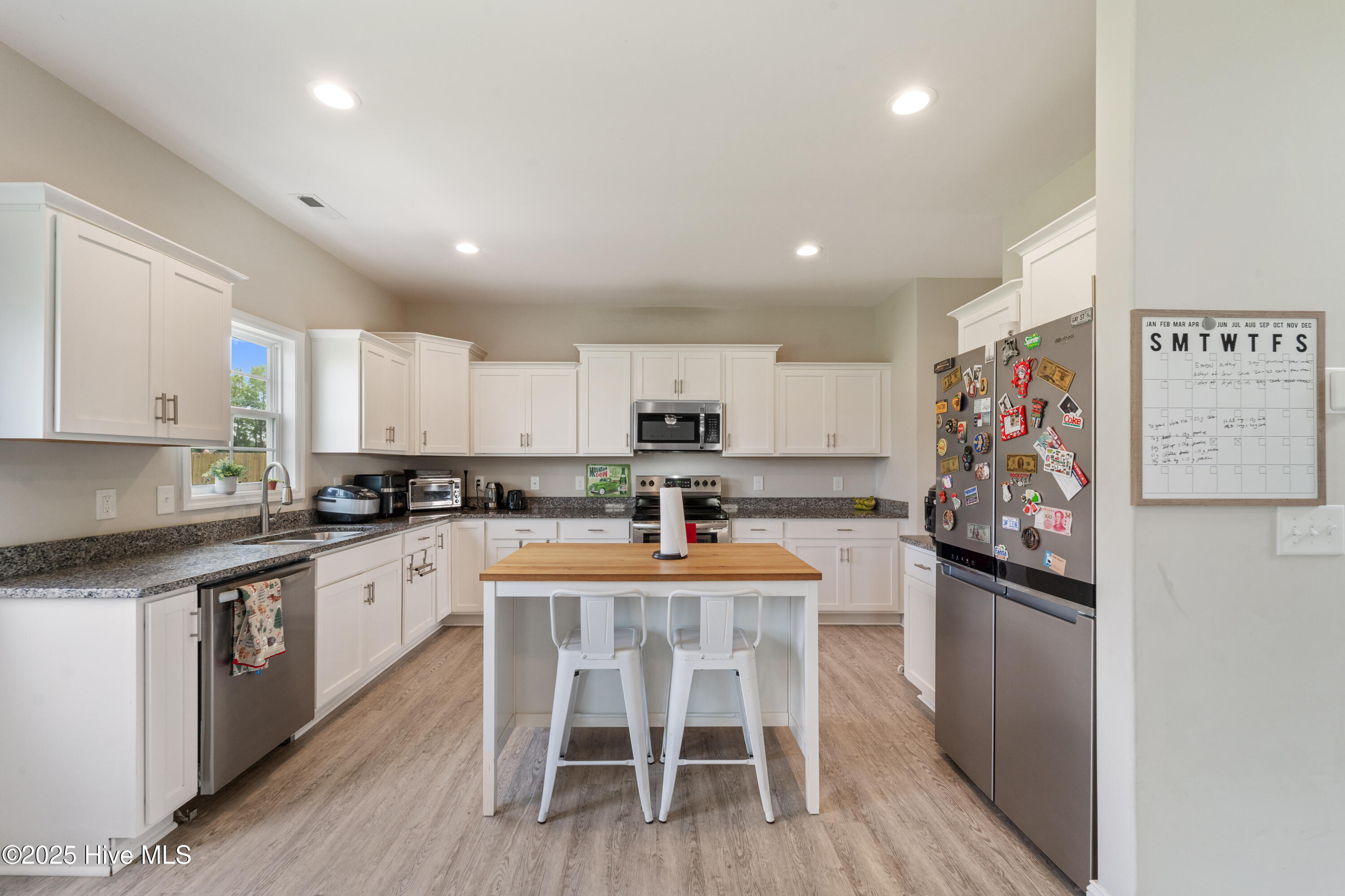 100533820 | Photo 37