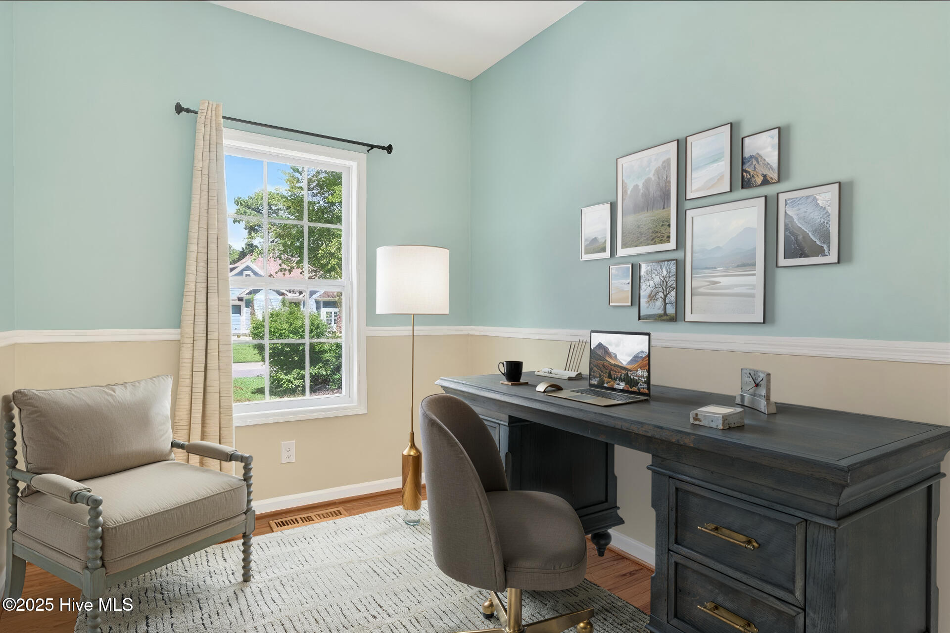 100523832 | Photo 31