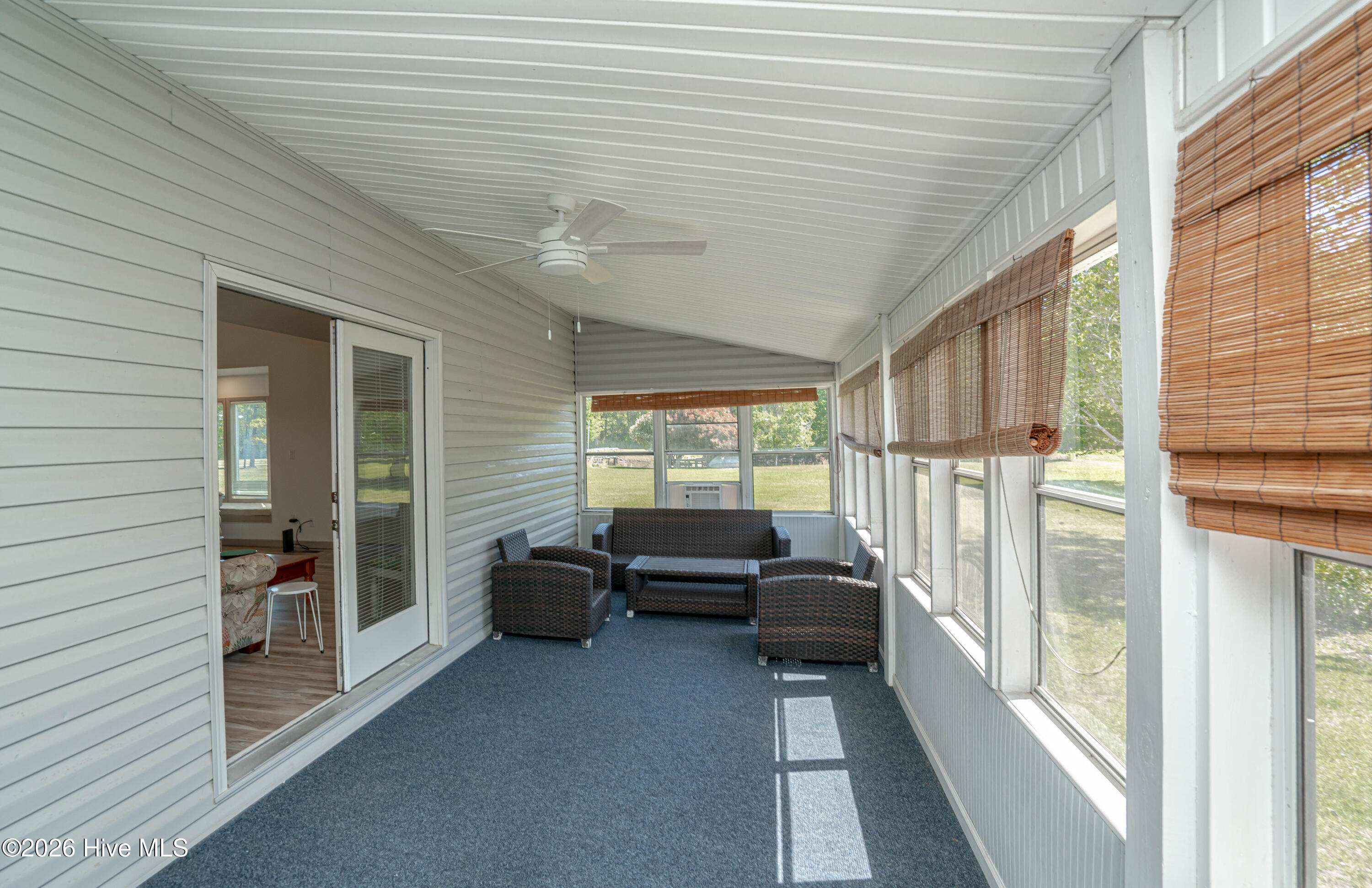 100567372 | Photo 70