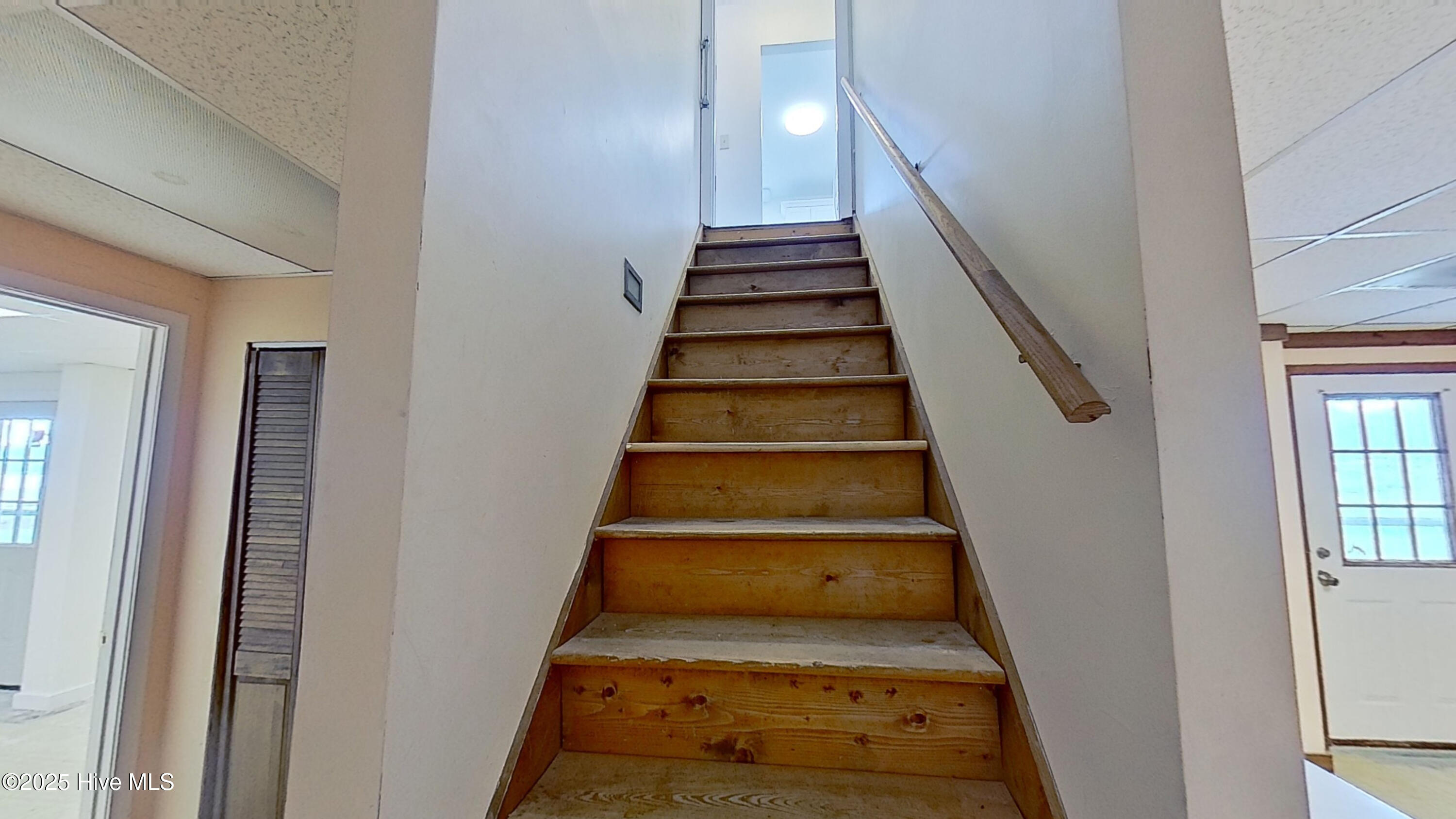 100543059 | Photo 45