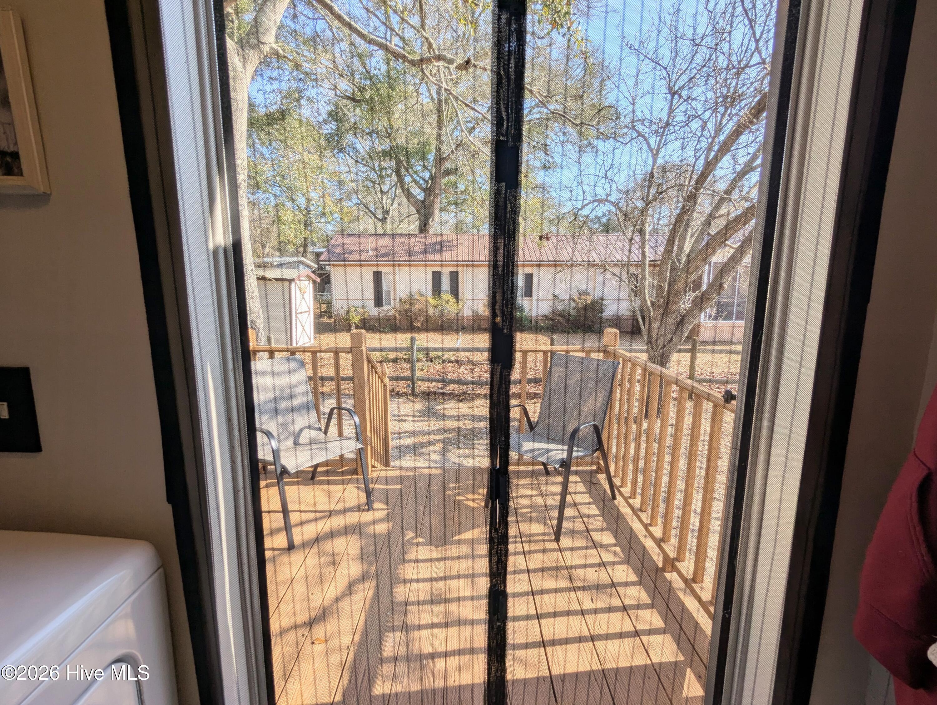 100548489 | Photo 30