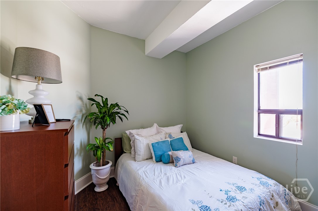 131 Broad Street E 707