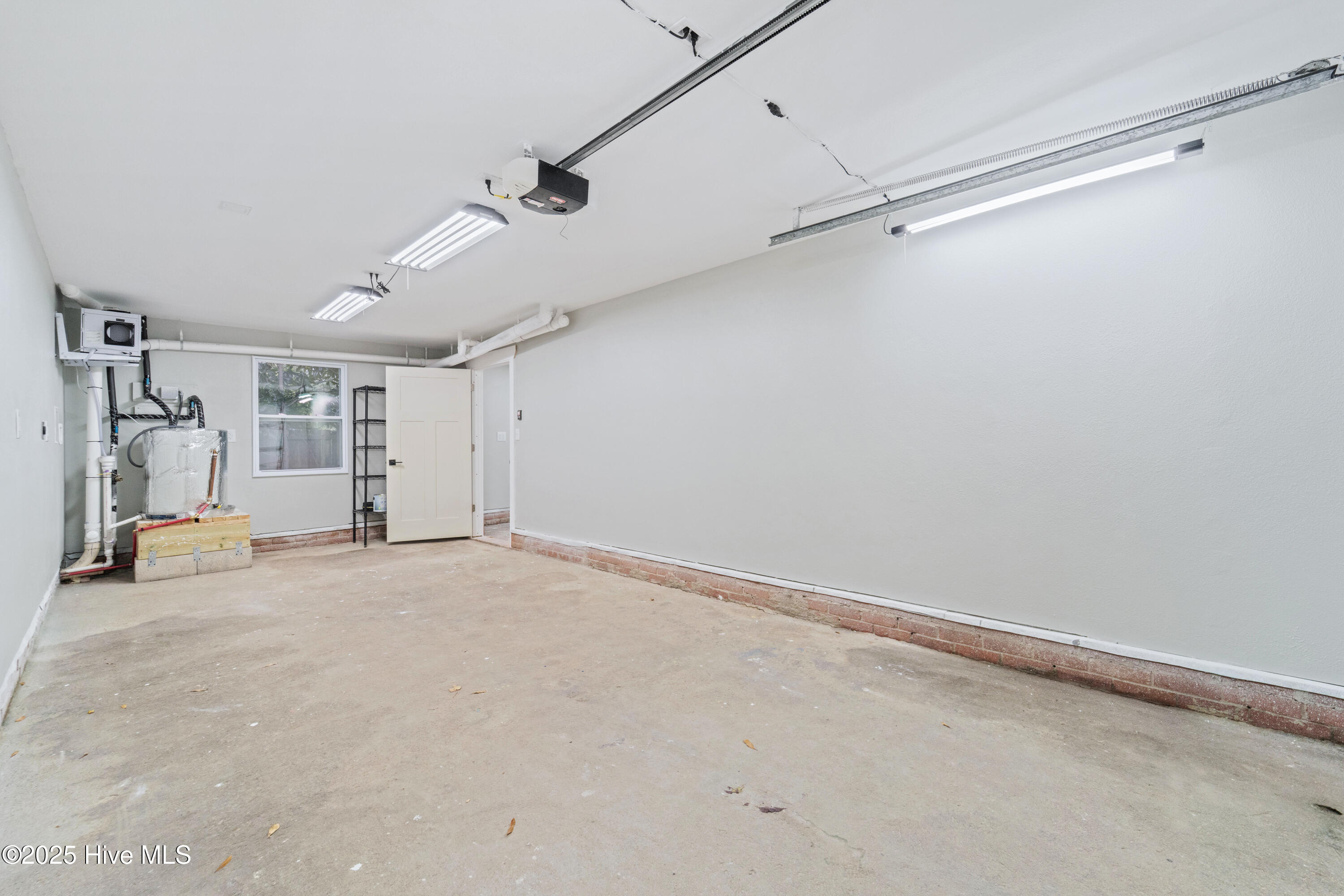 100546439 | Photo 18