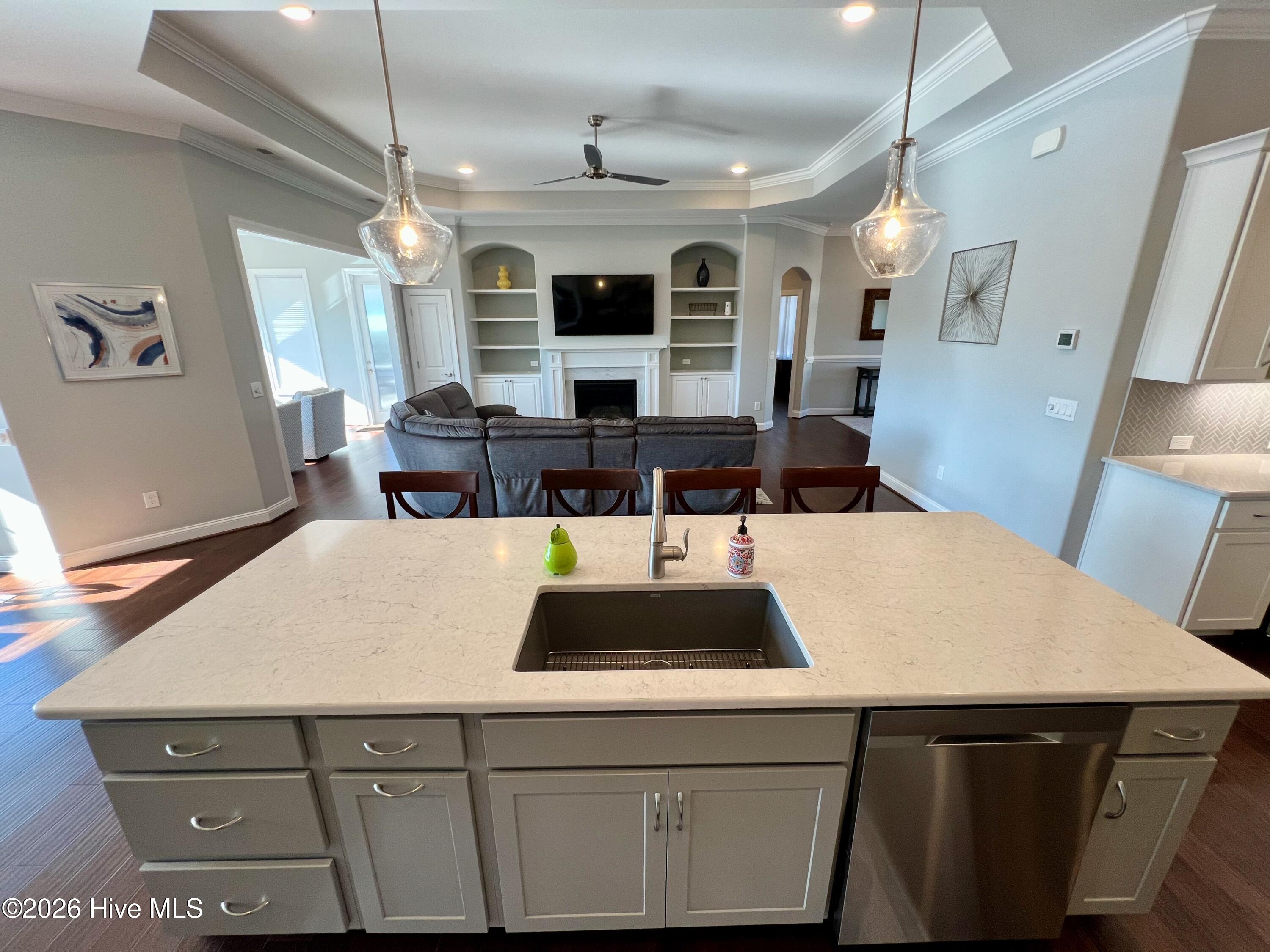 100549571 | Photo 15