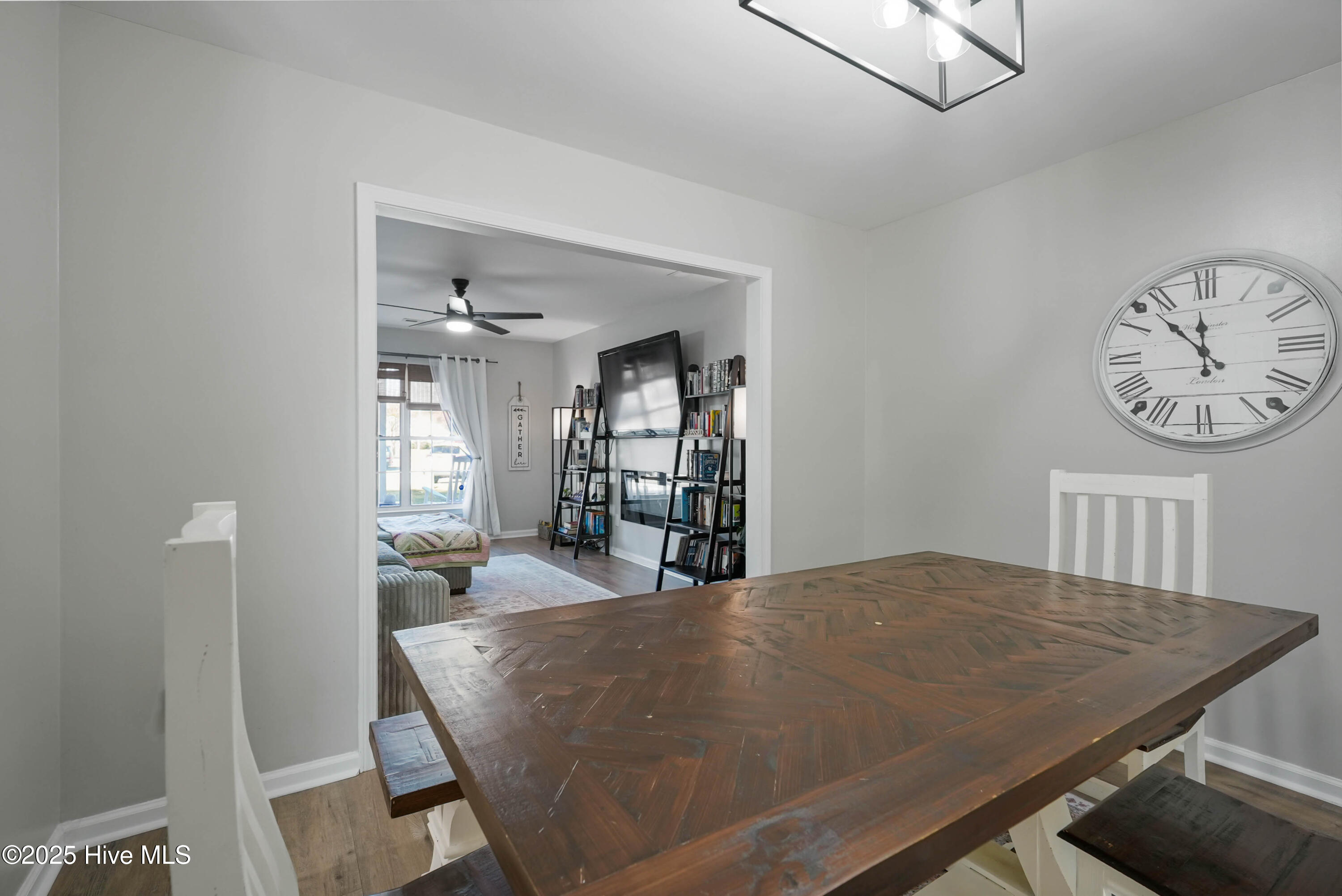 100542375 | Photo 10