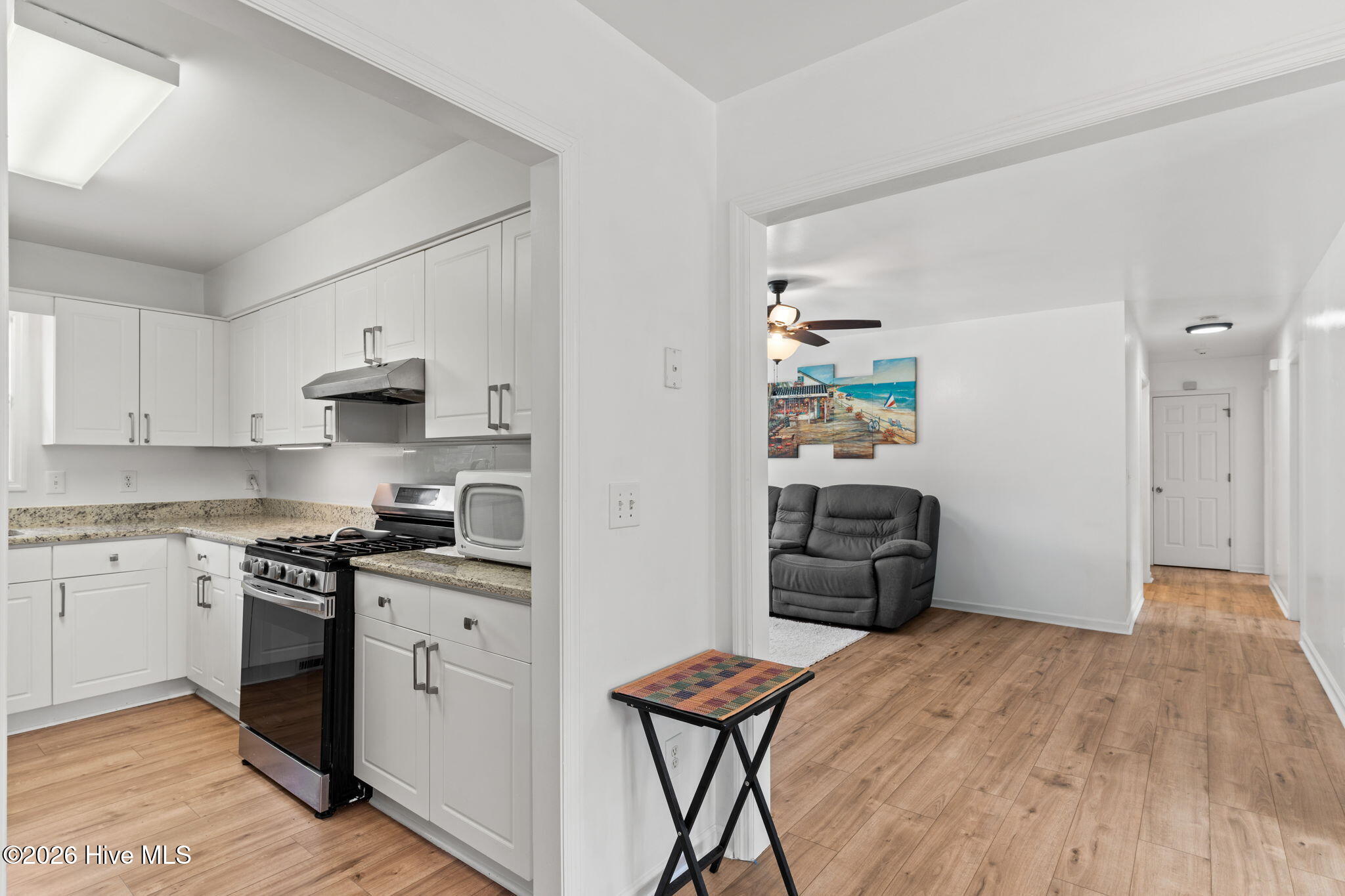 100559662 | Photo 28