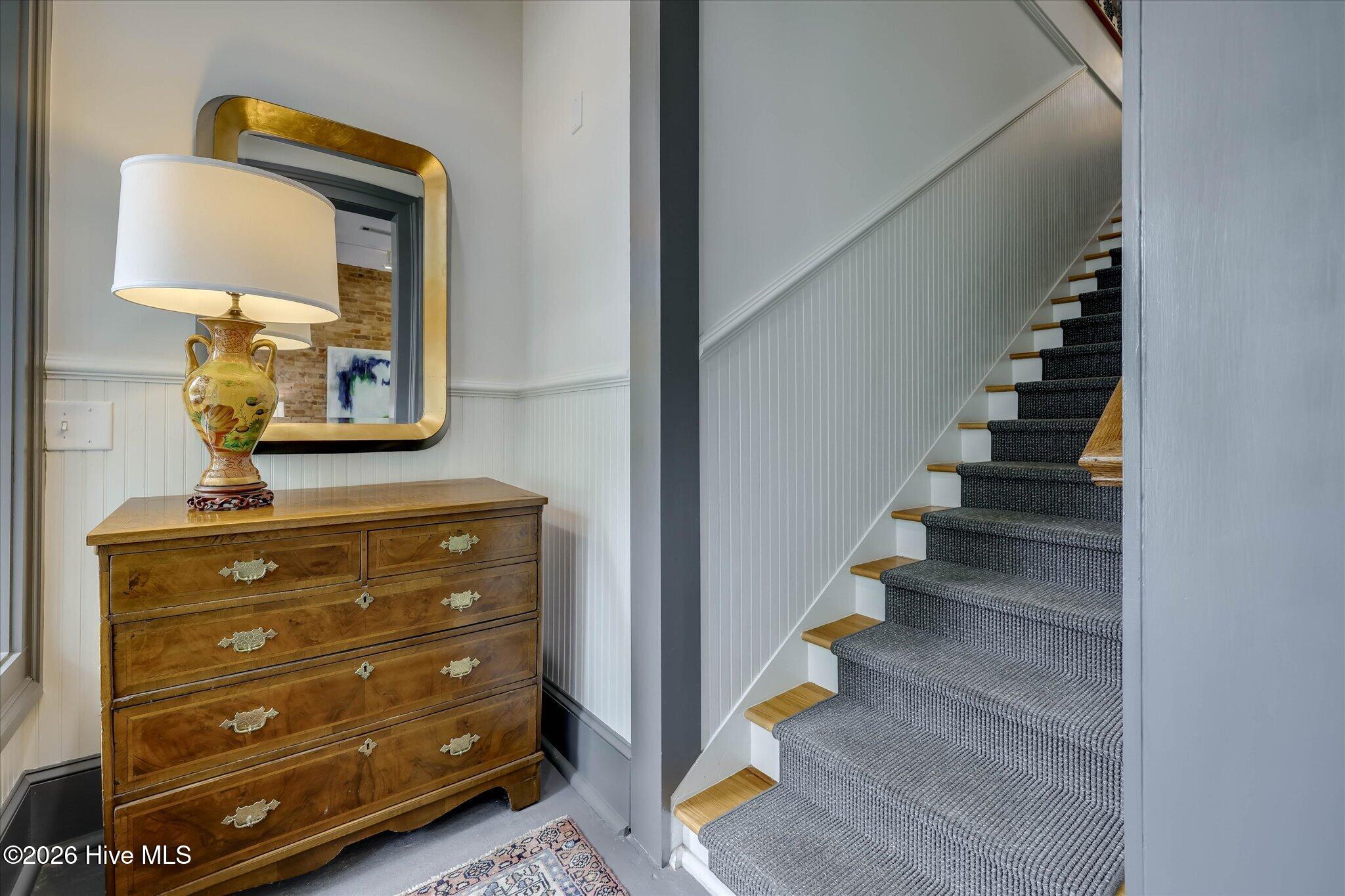 302 Park stairs to 2nd floor