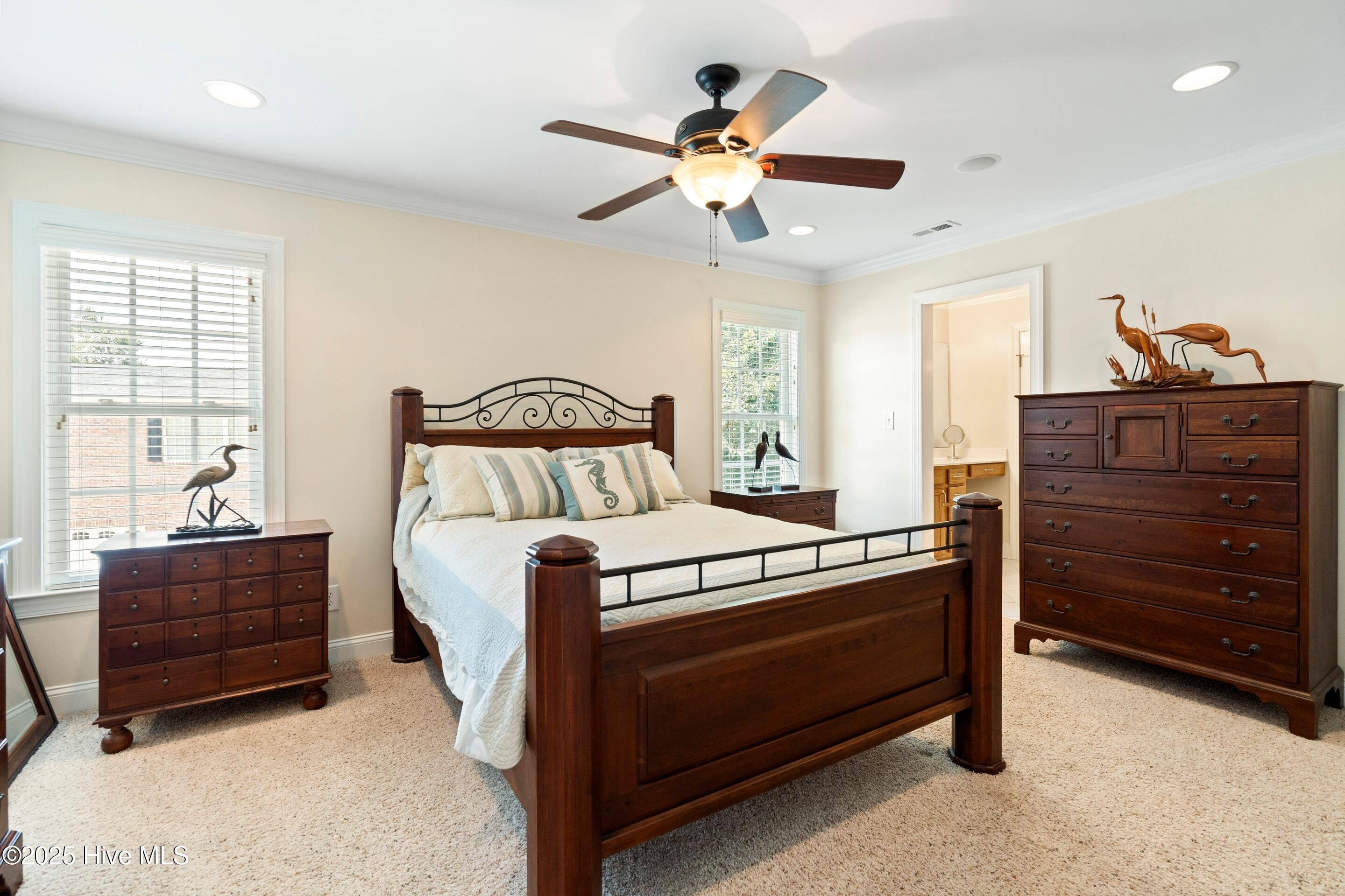 100518438 | Photo 50