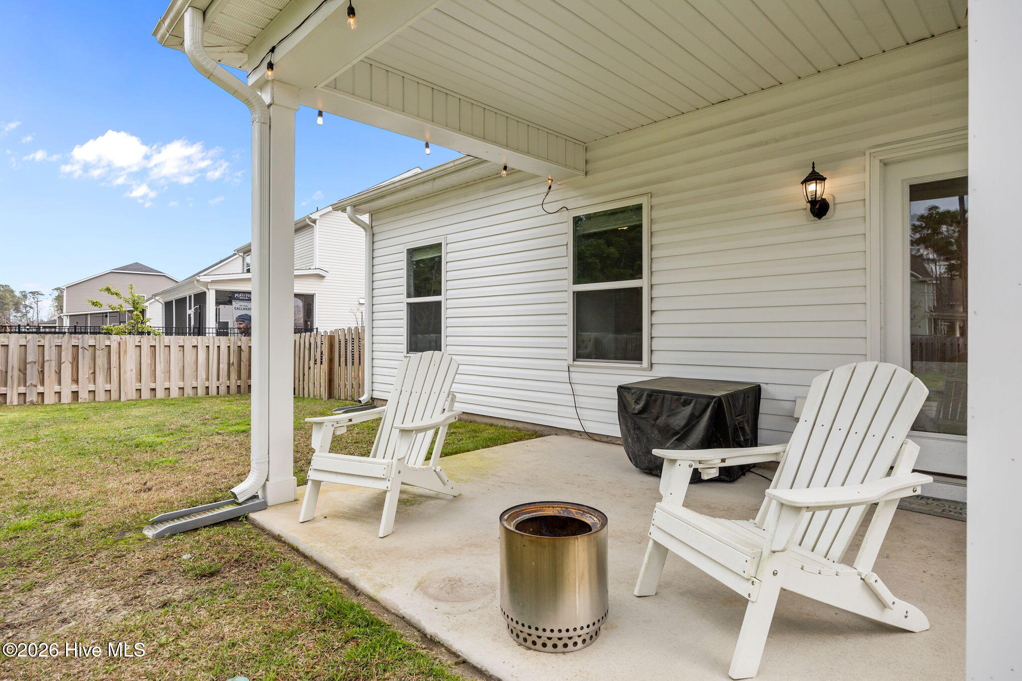 100562979 | Photo 51