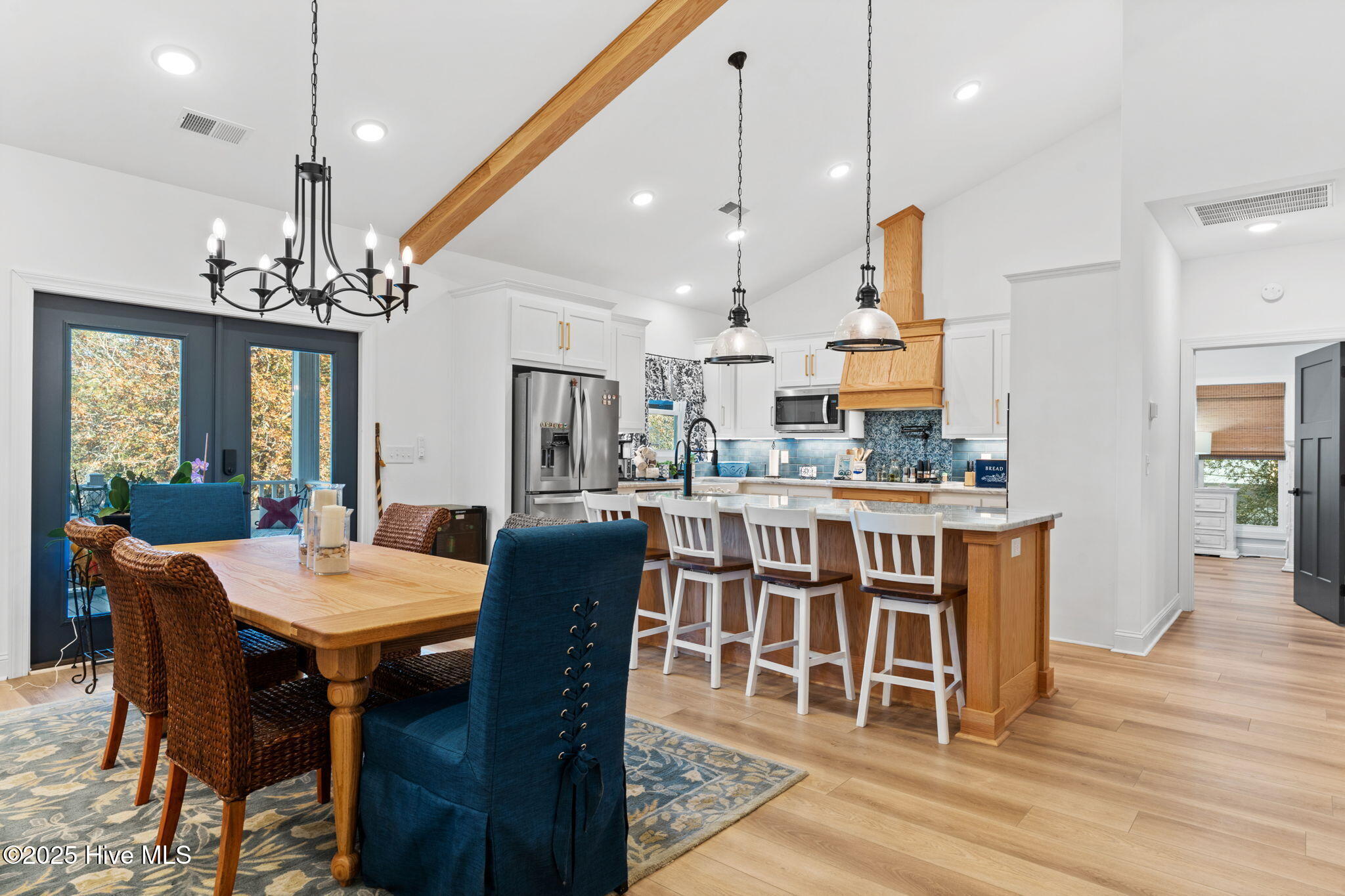 100564542 | Photo 17