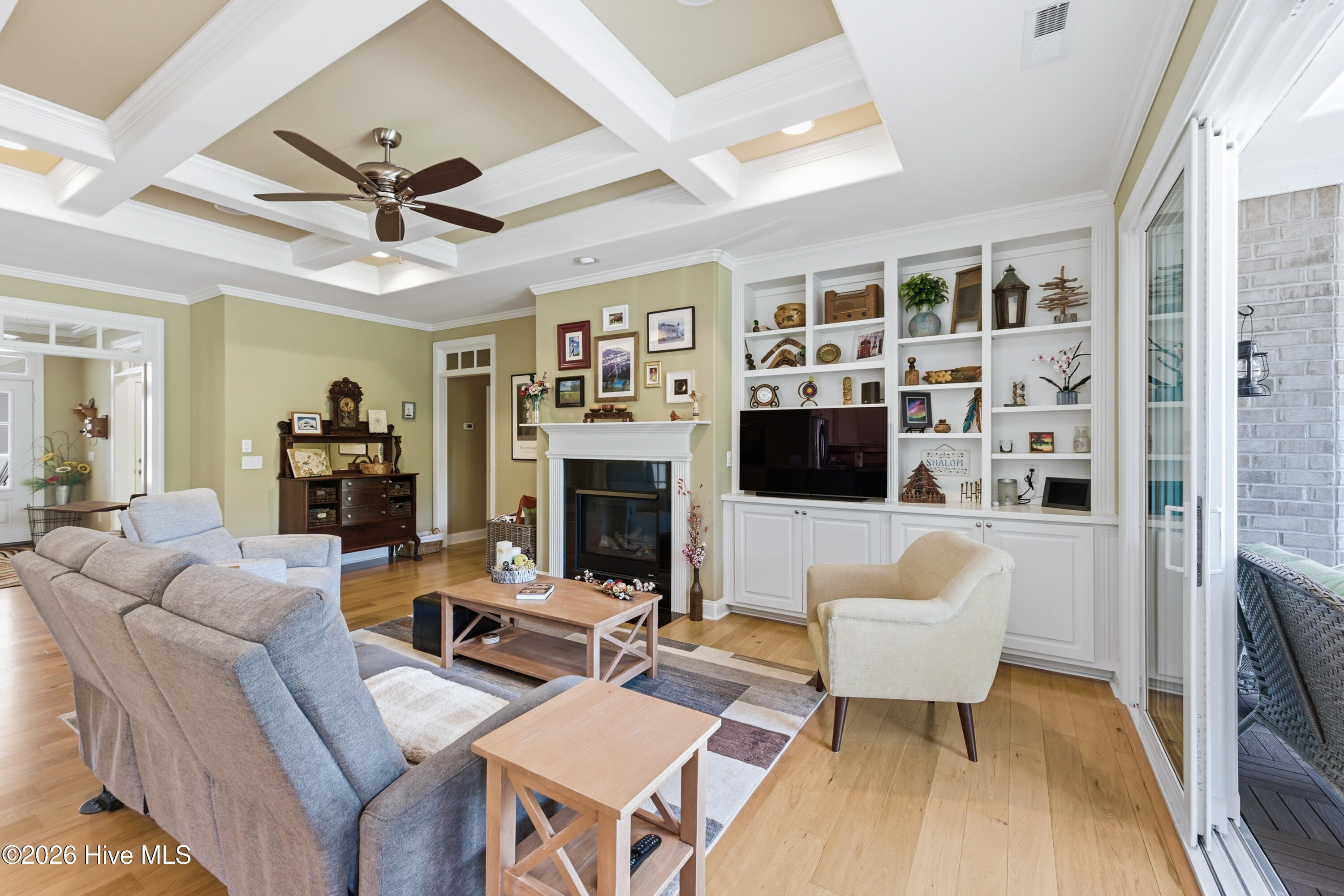 100570456 | Photo 13