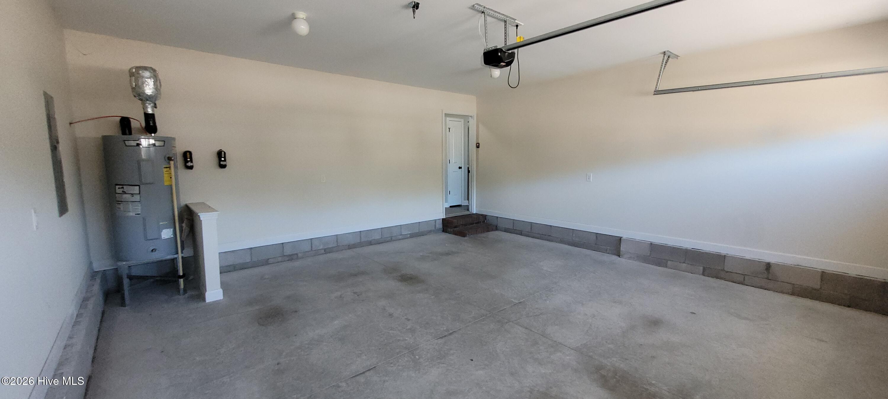 100550457 | Photo 26