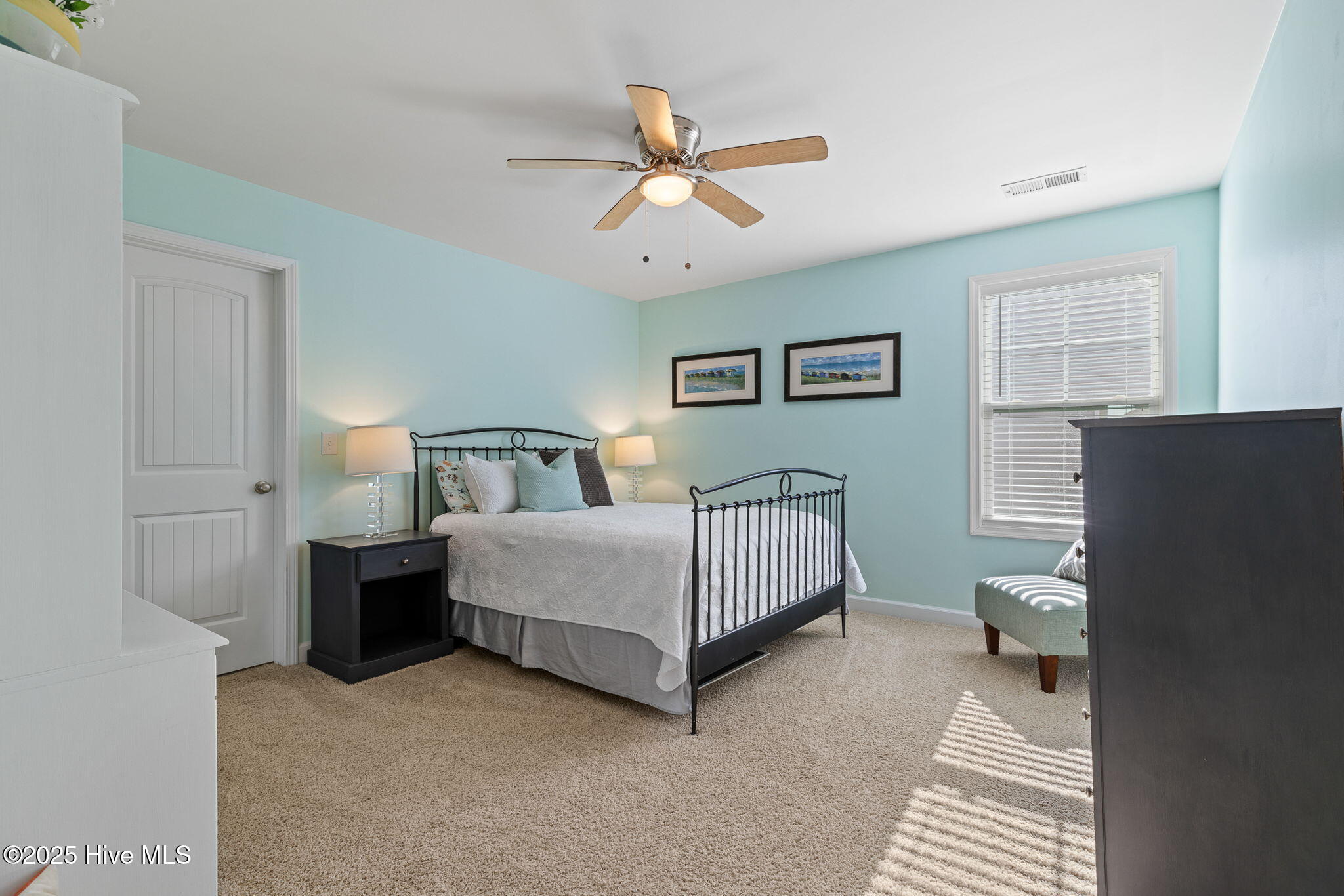 100541637 | Photo 40