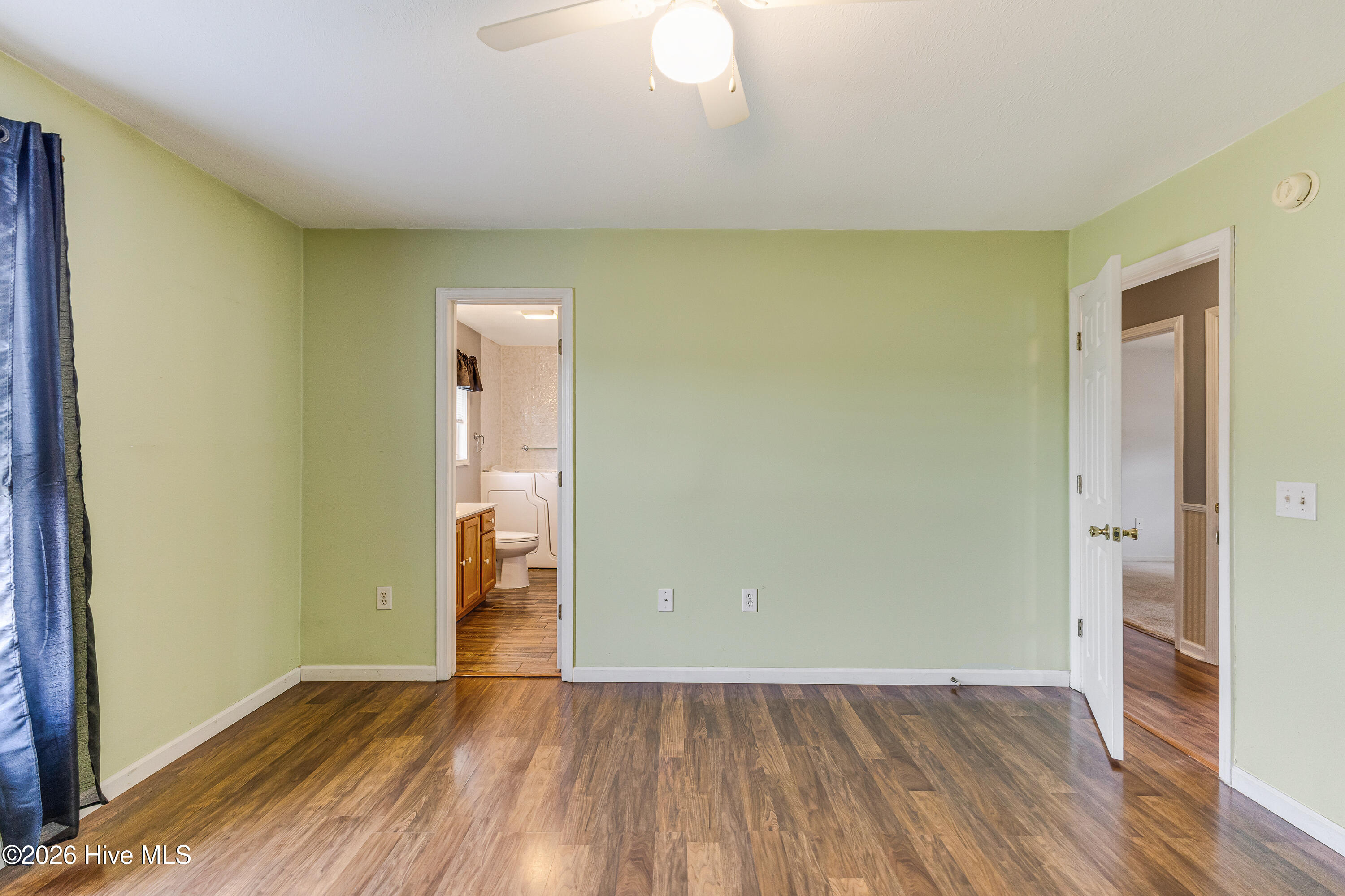 100566920 | Photo 18