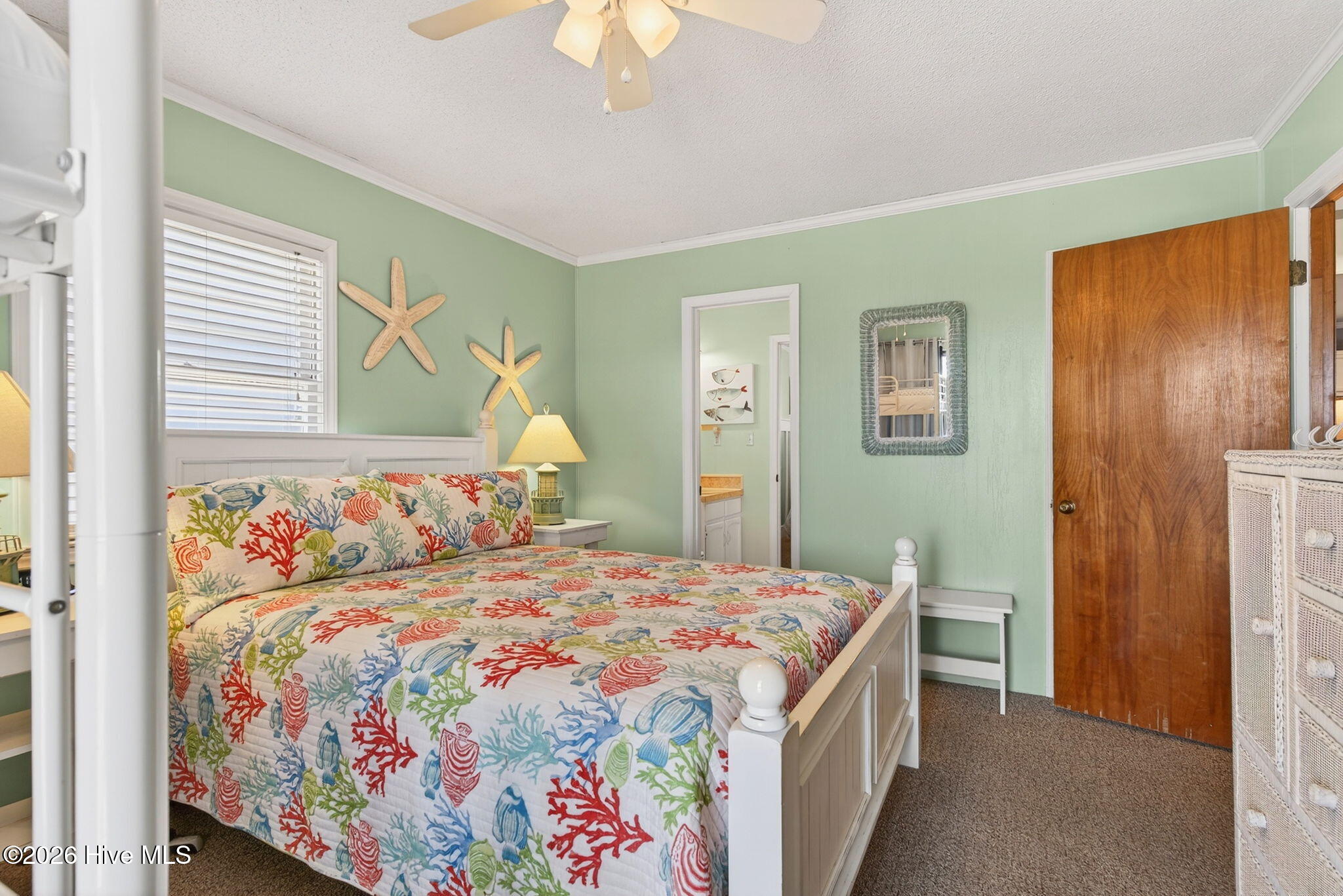 100554629 | Photo 34