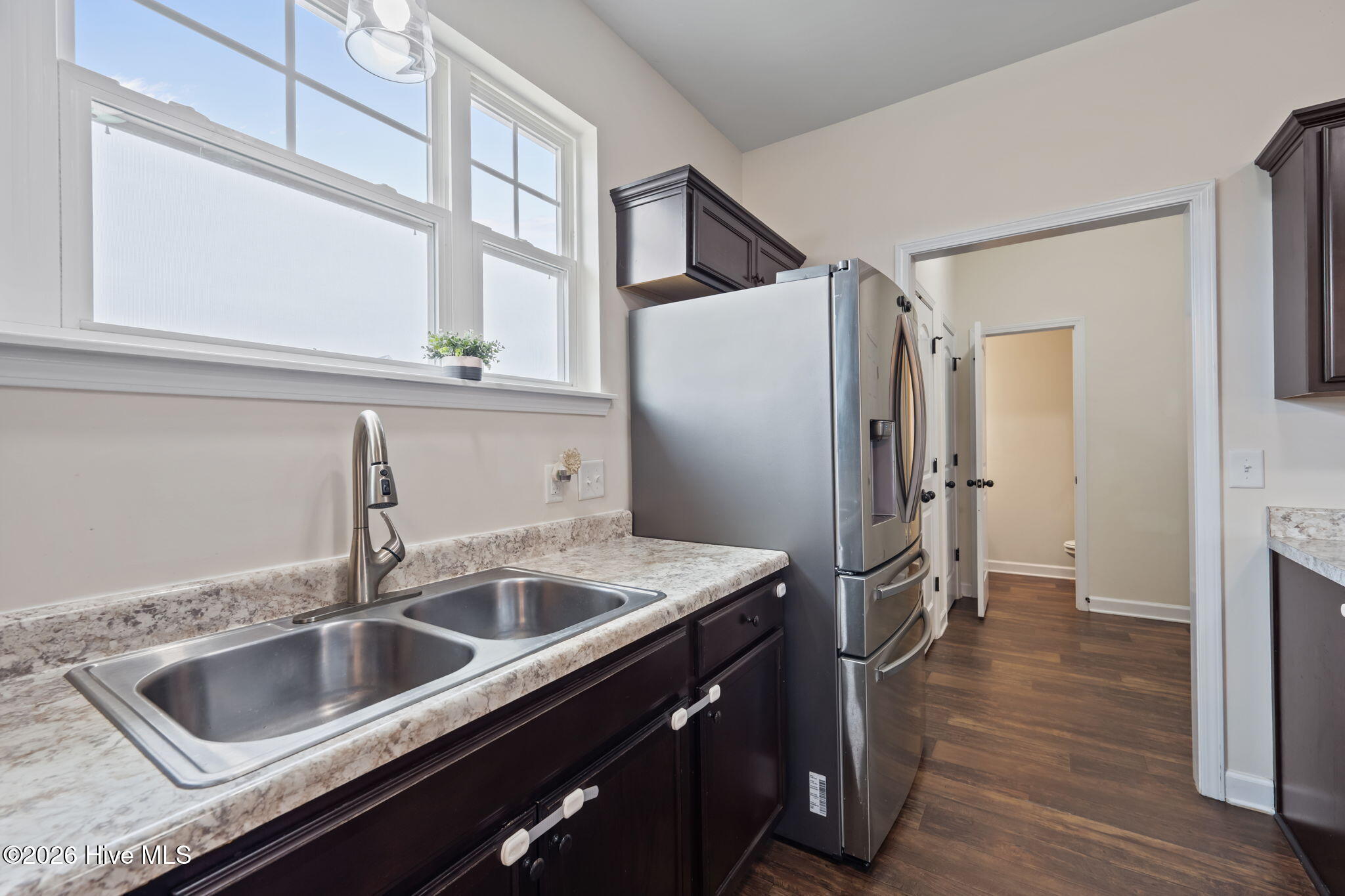 100557643 | Photo 18