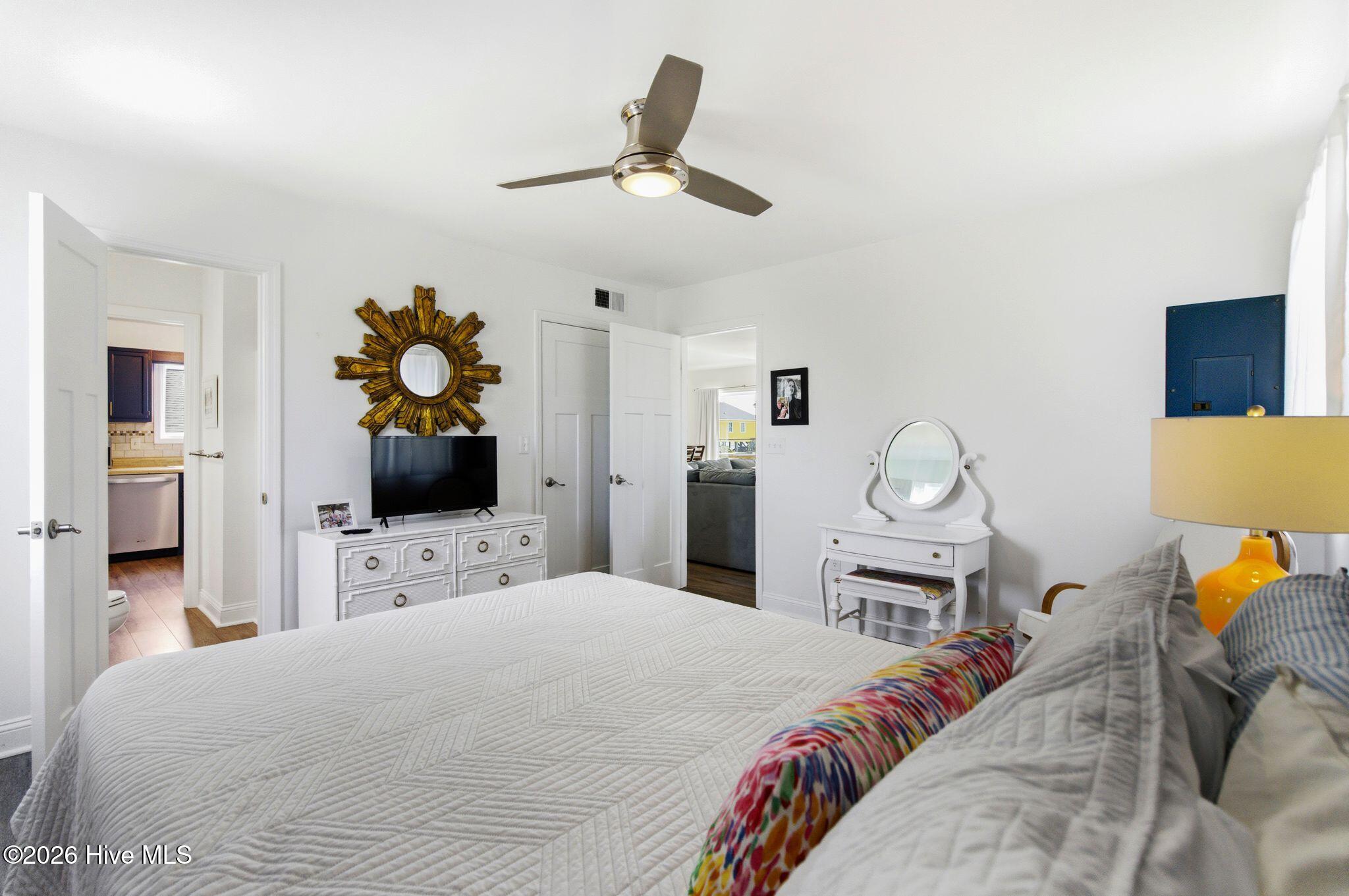 100567797 | Photo 29