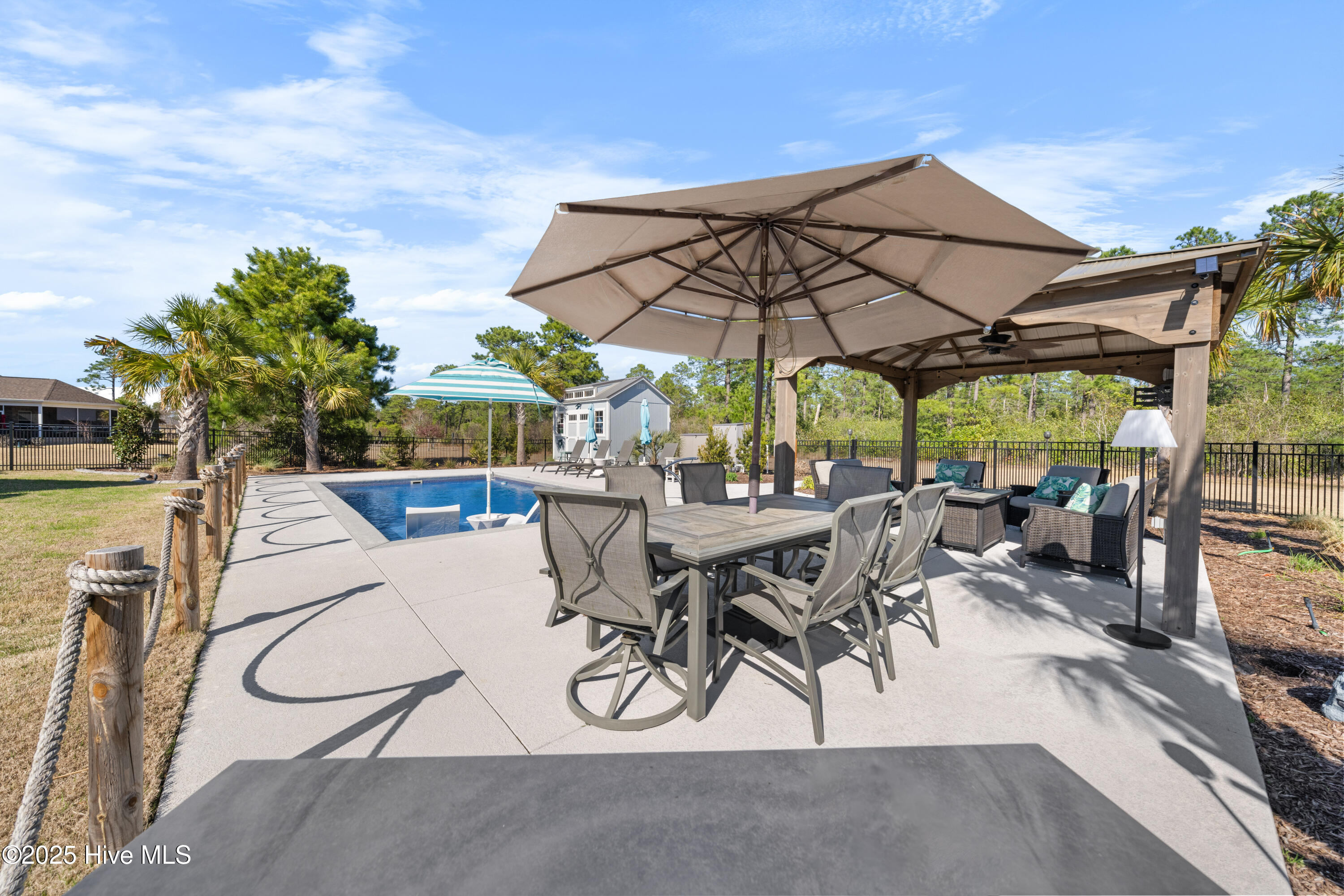 100562967 | Photo 49