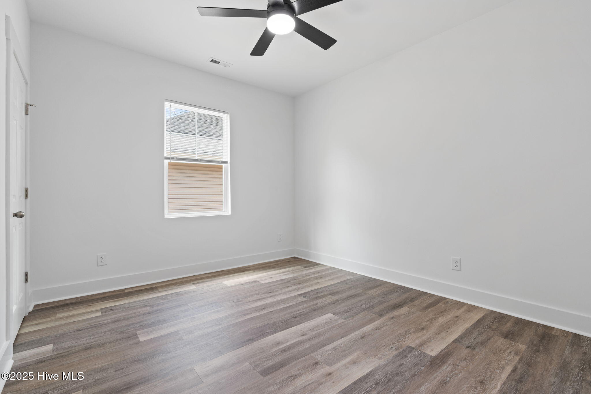 100539089 | Photo 22