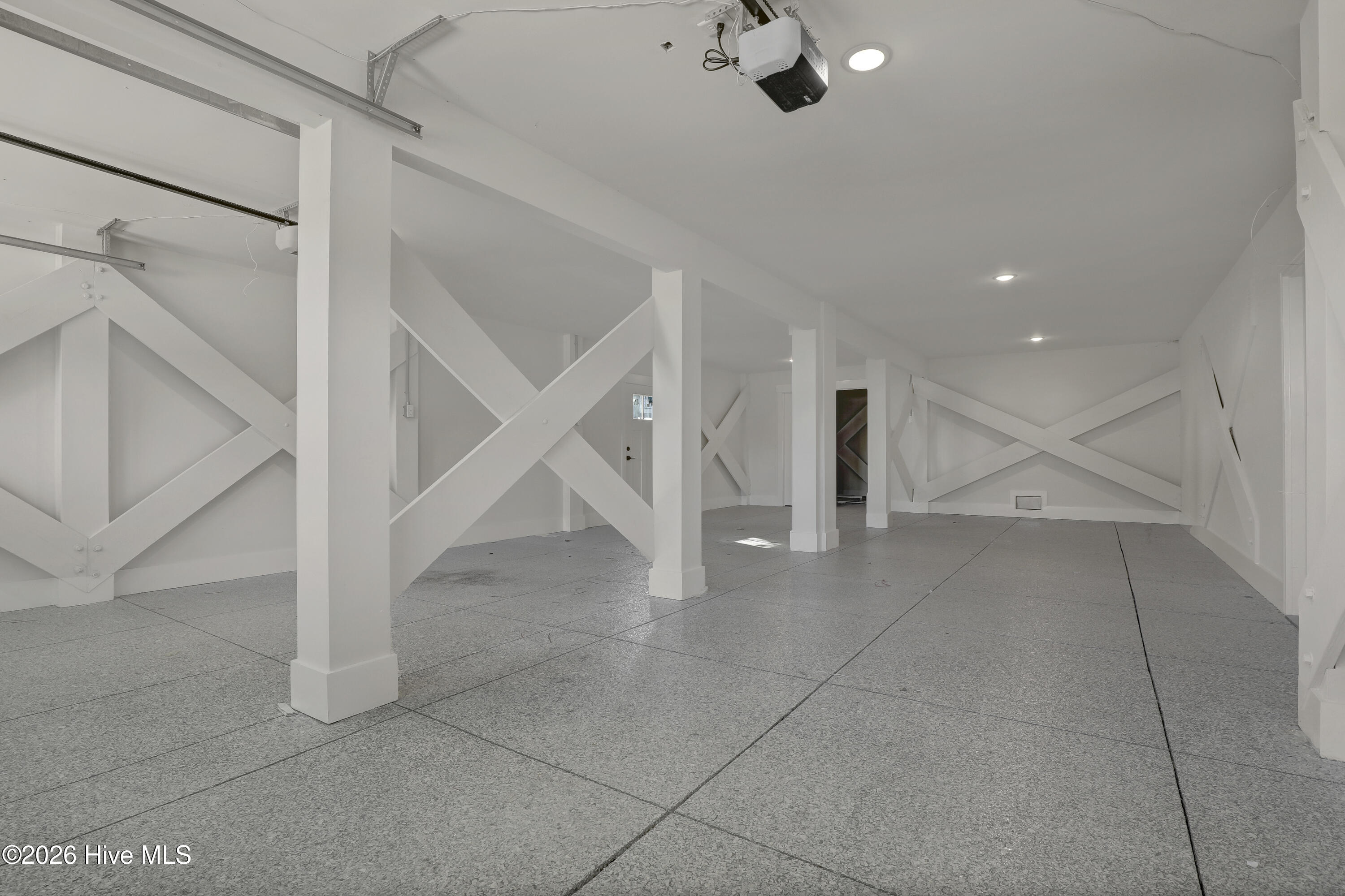 100536575 | Photo 32