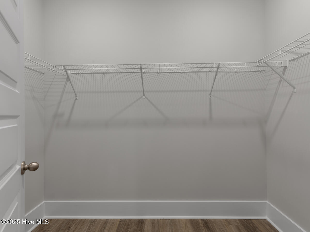 100567988 | Photo 19