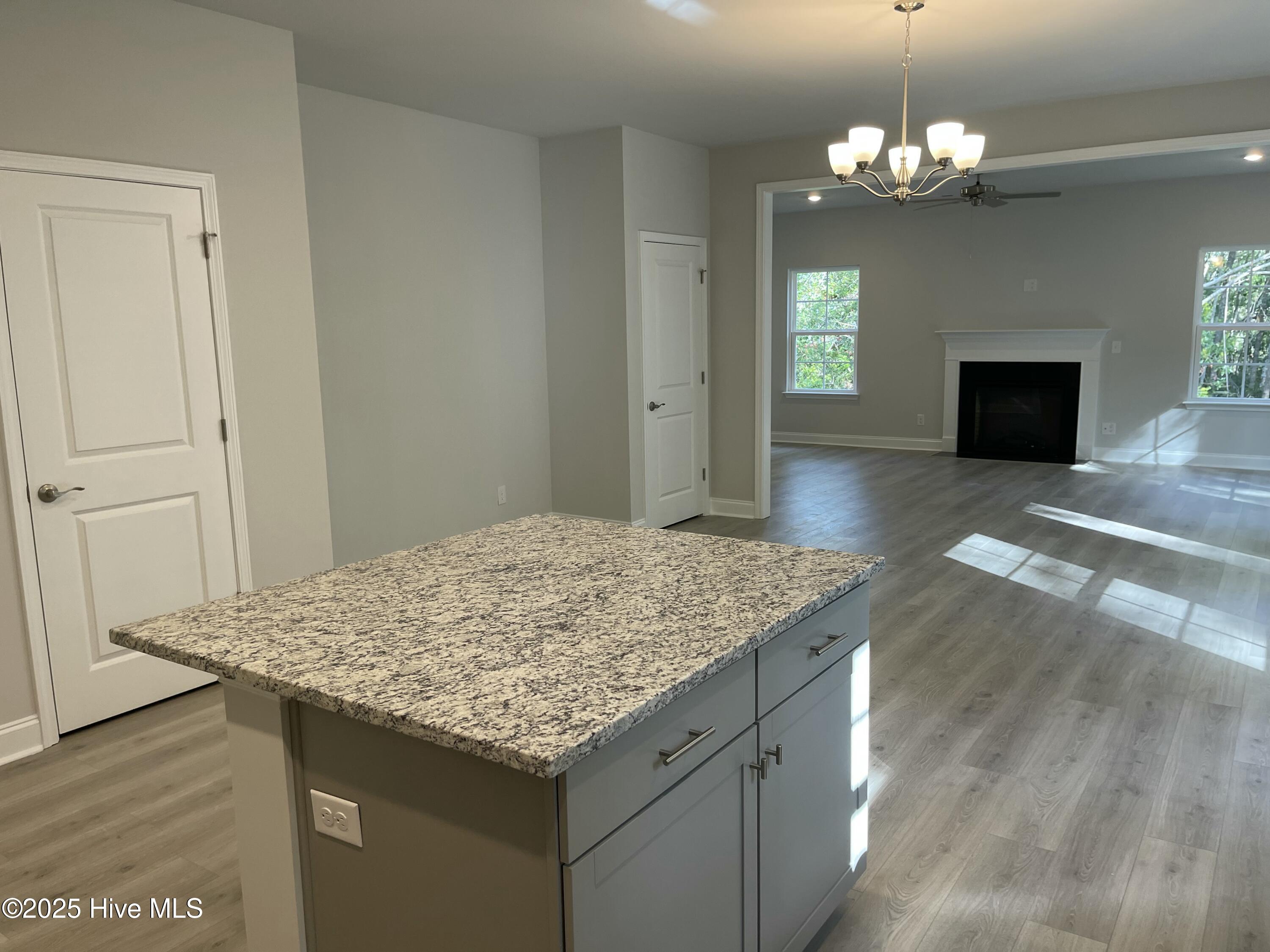 100422269 | Photo 35