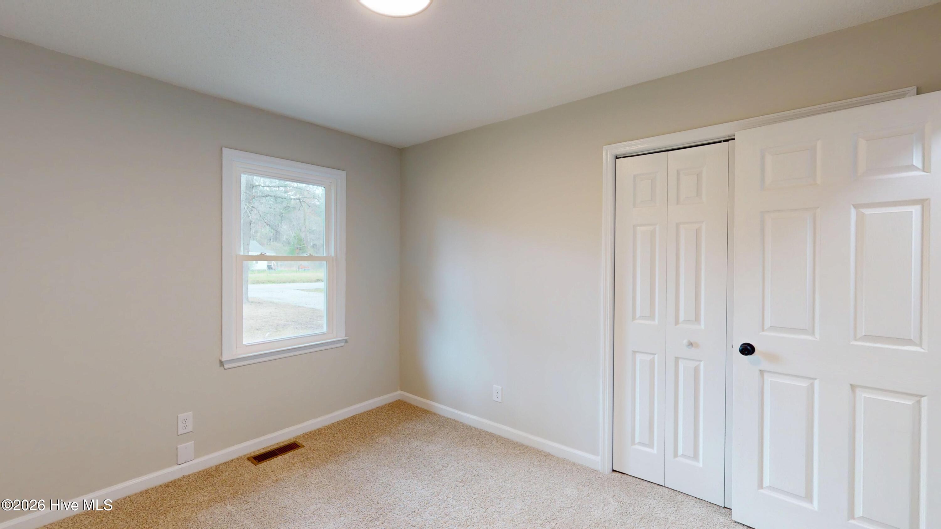 100559685 | Photo 16