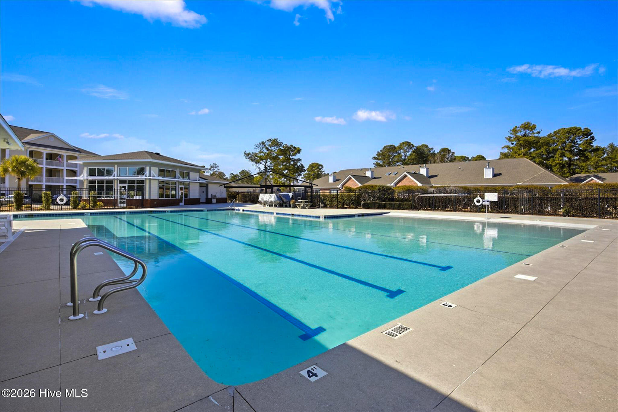 100554989 | Photo 63