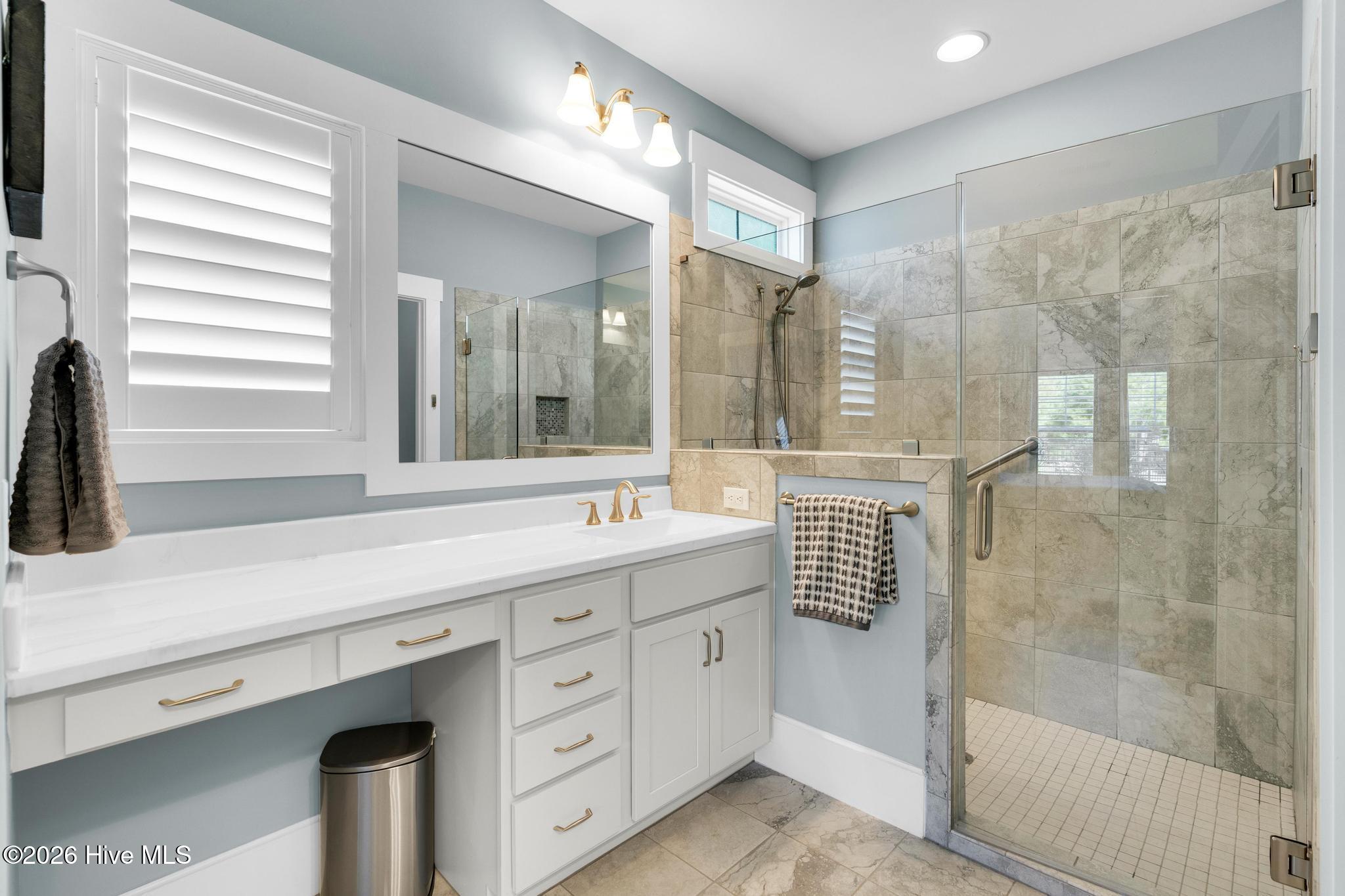 100554961 | Photo 28