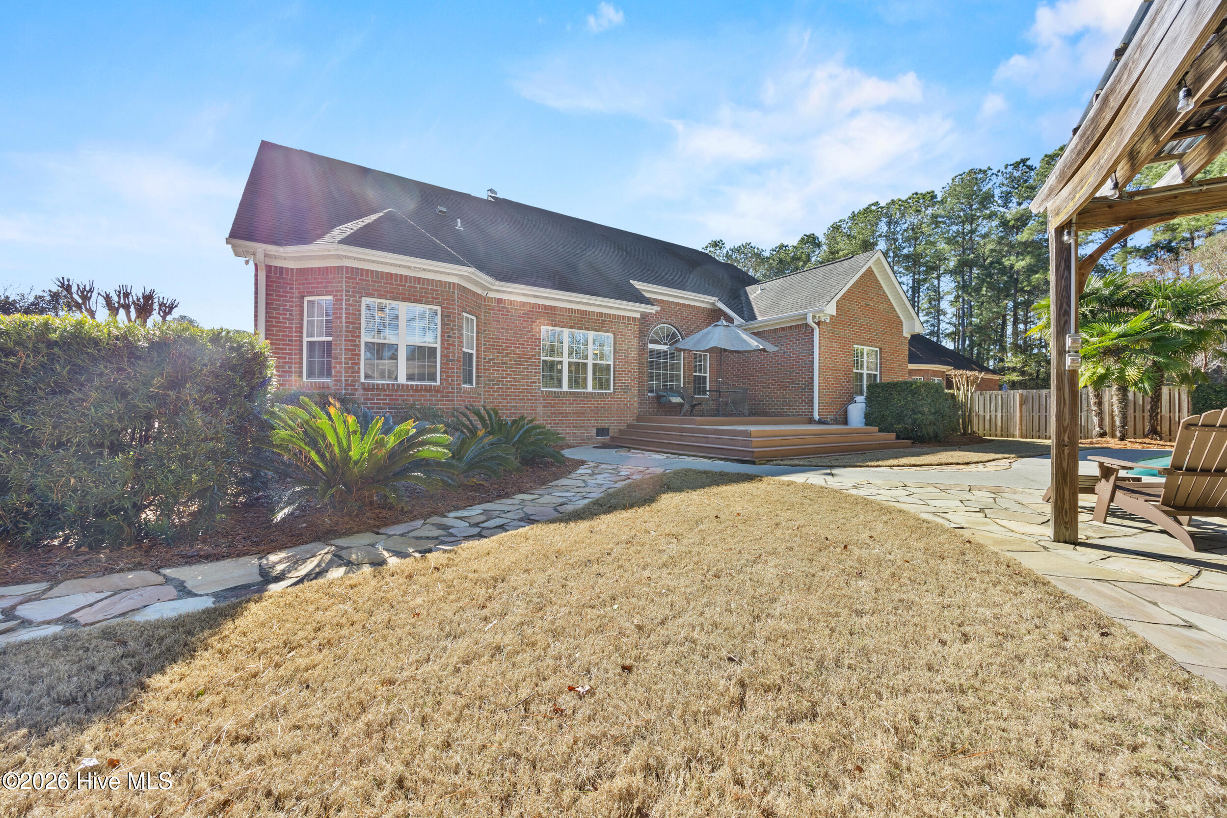 100550325 | Photo 48