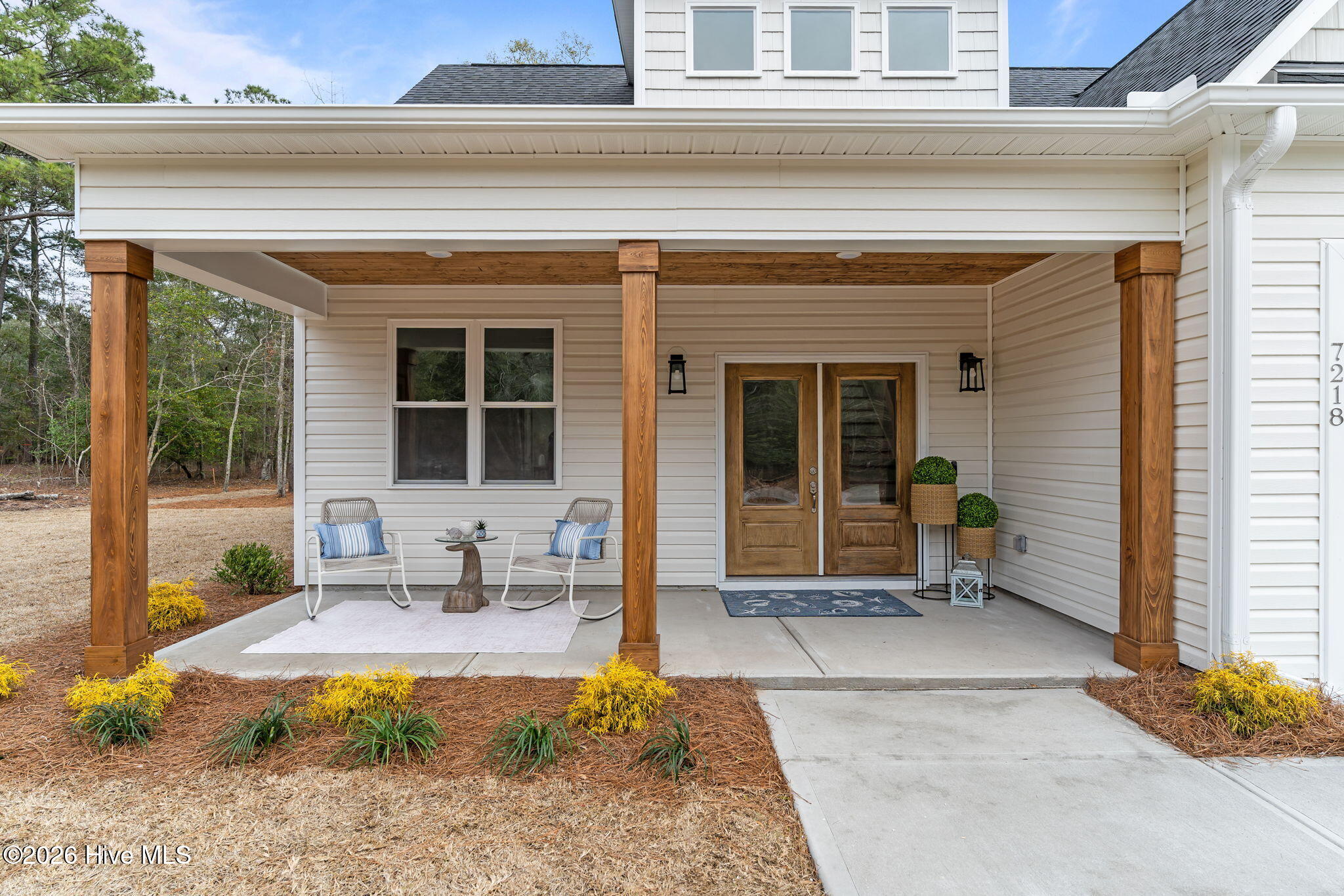 100558259 | Photo 46