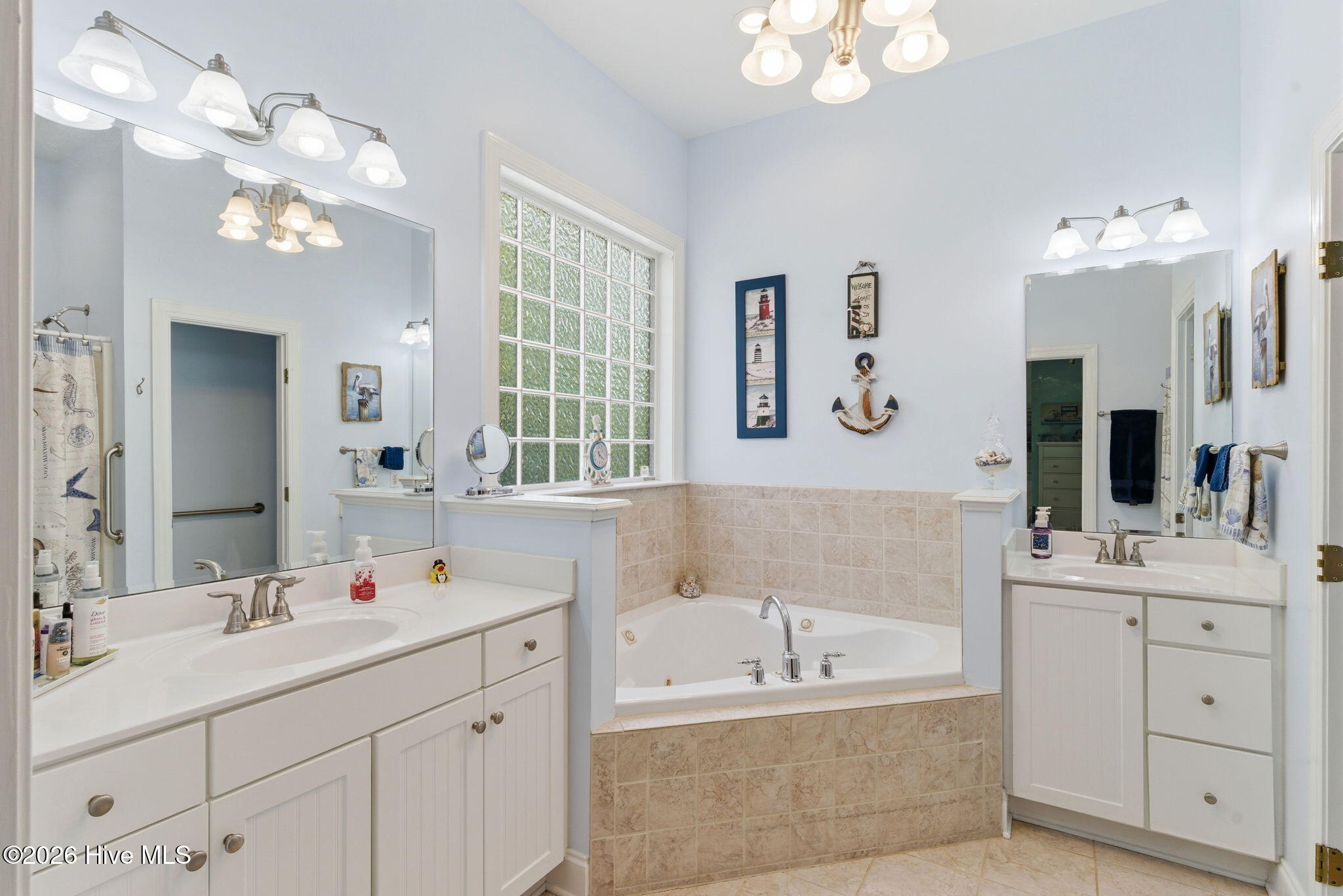 100569459 | Photo 26