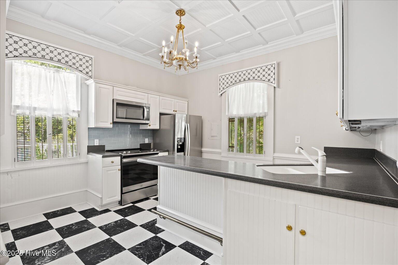 100529930 | Photo 14