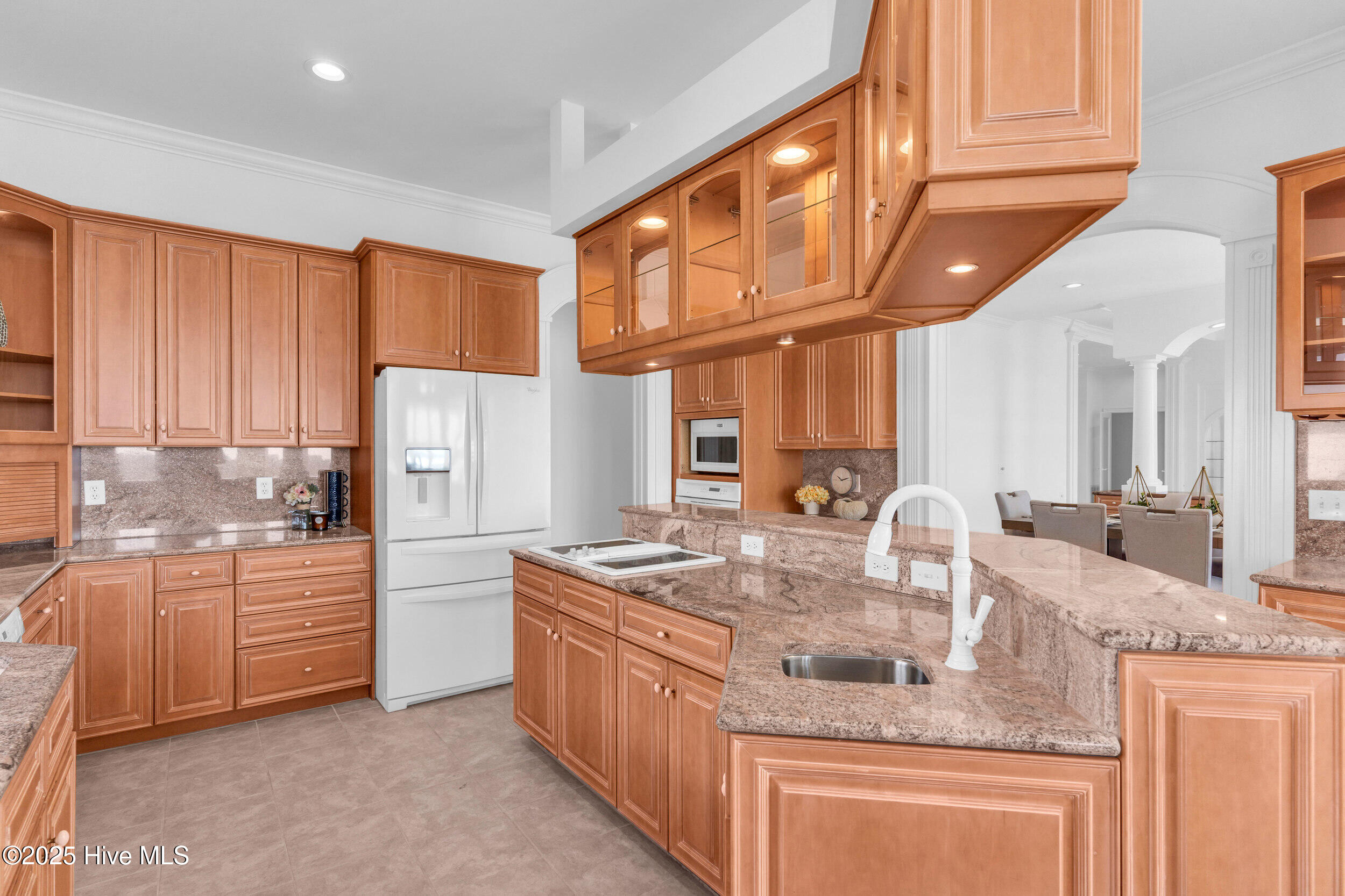 100505592 | Photo 22