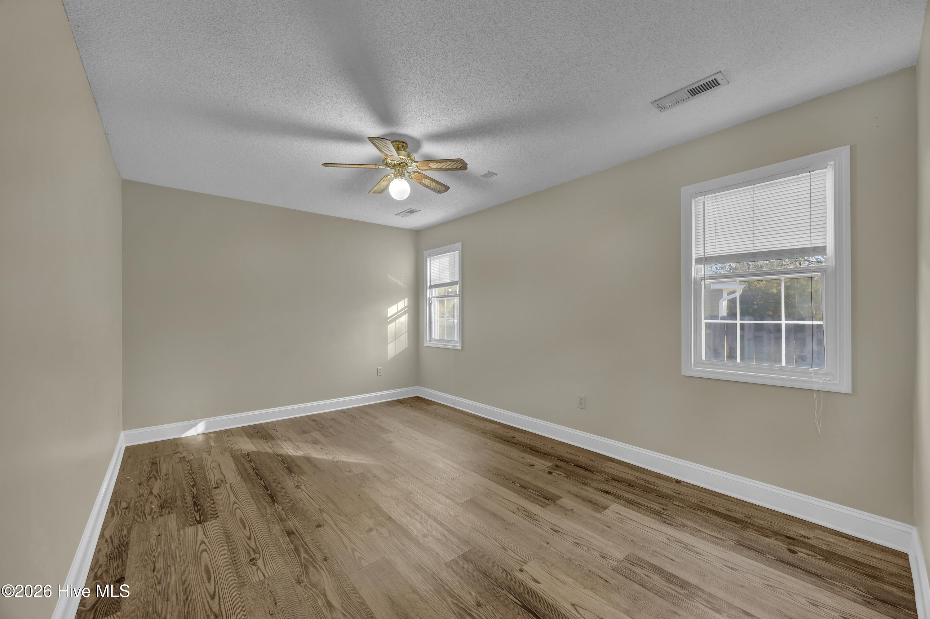 100543964 | Photo 17