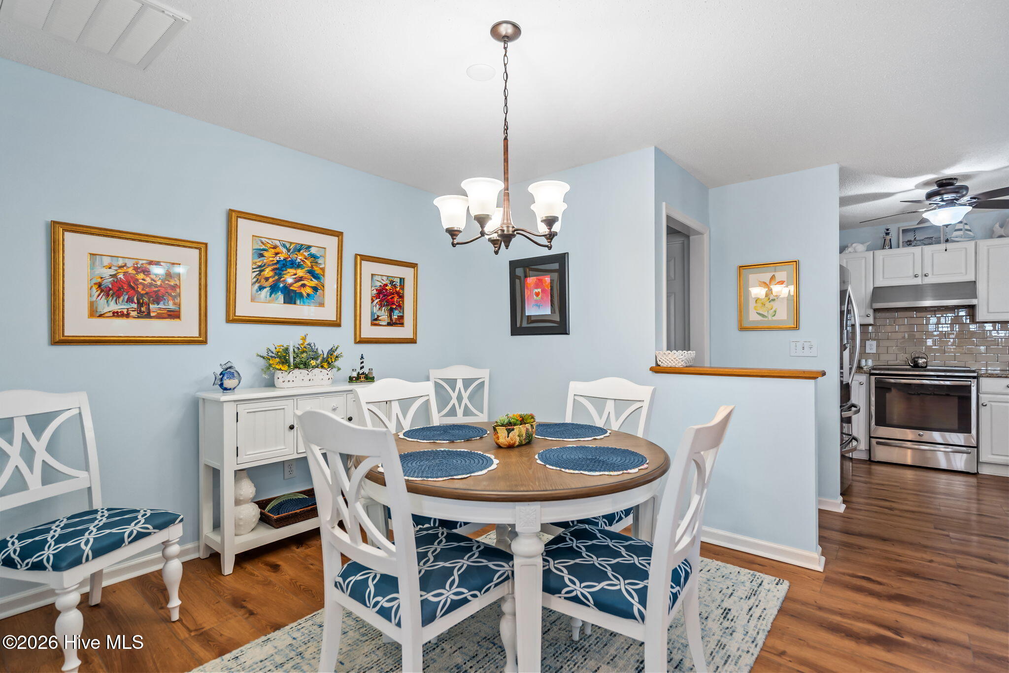 100557863 | Photo 12