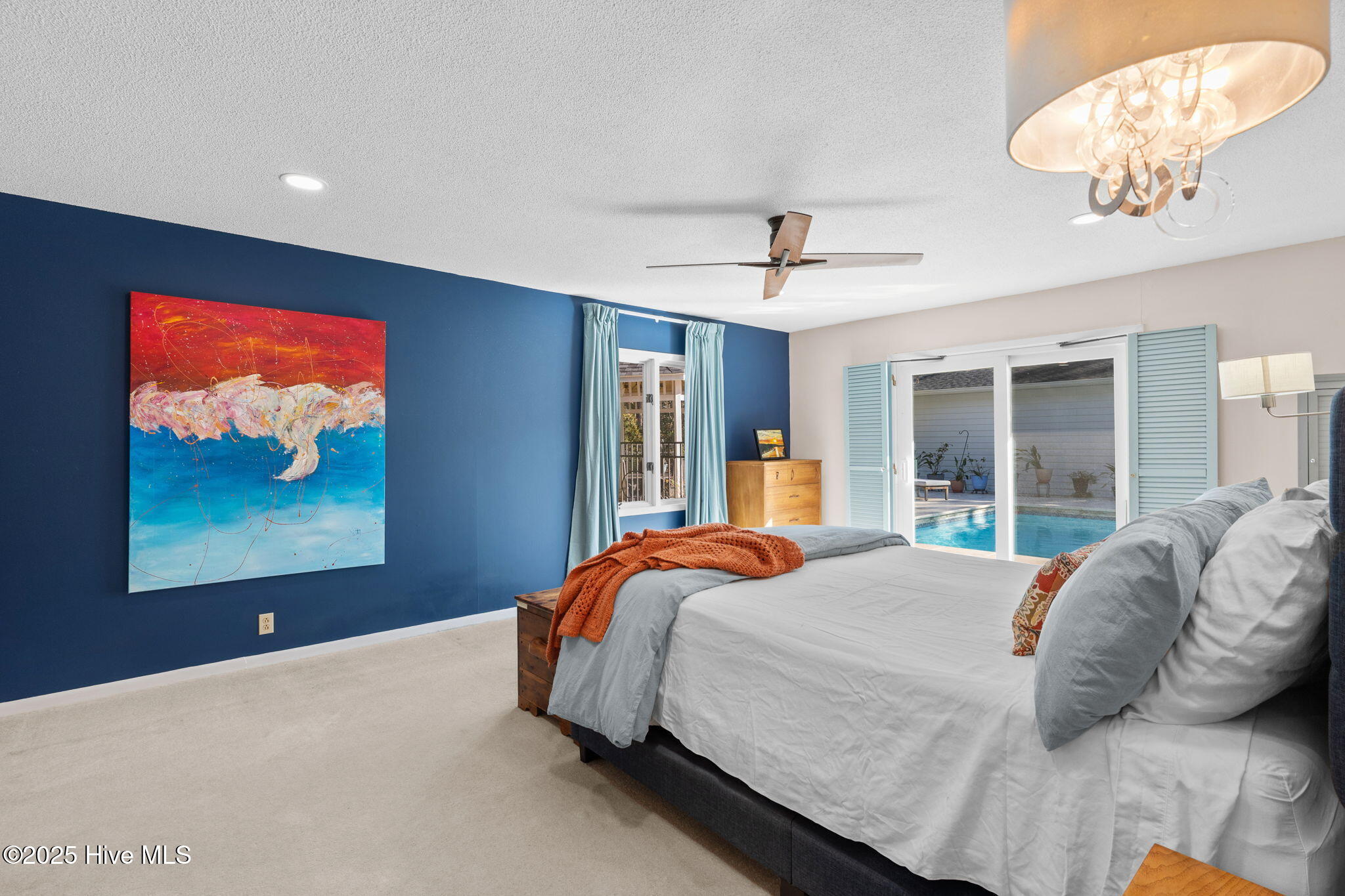 100544236 | Photo 35