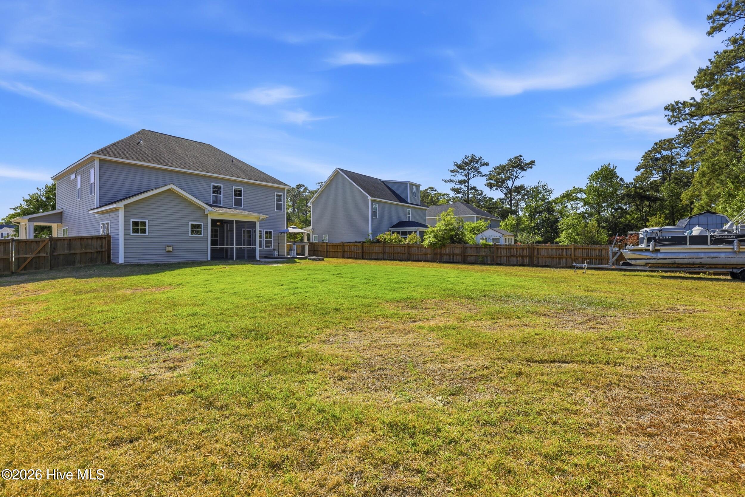 100569352 | Photo 55