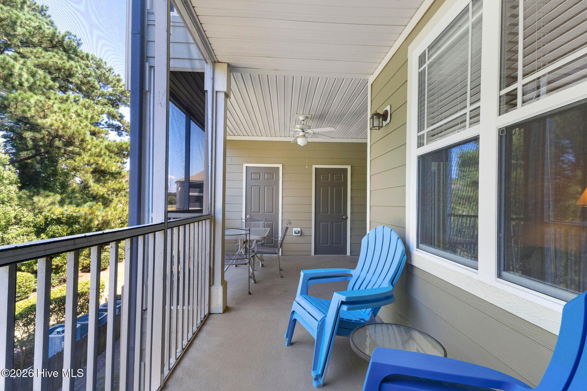 100548445 | Photo 27