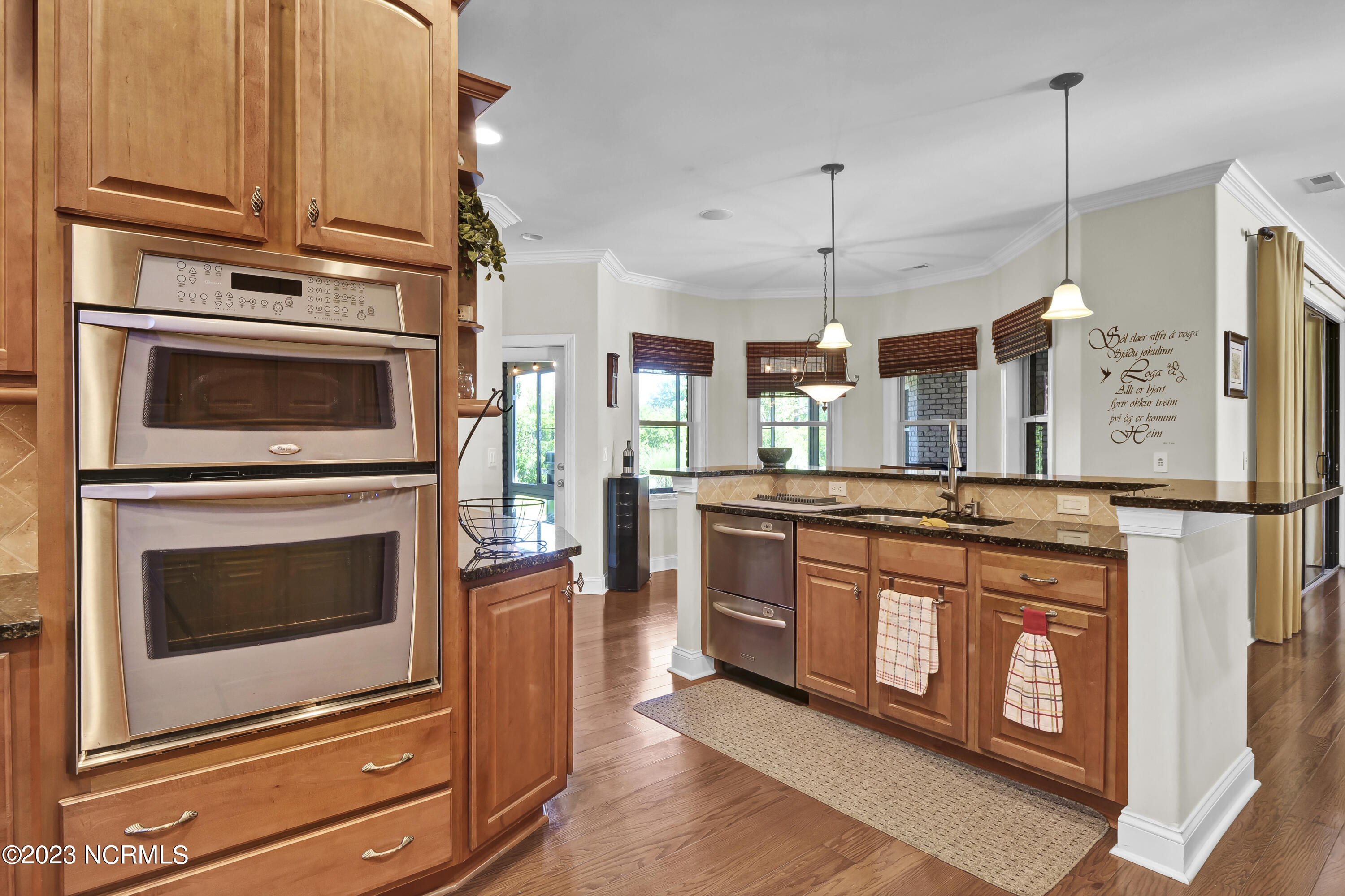 100555006 | Photo 15