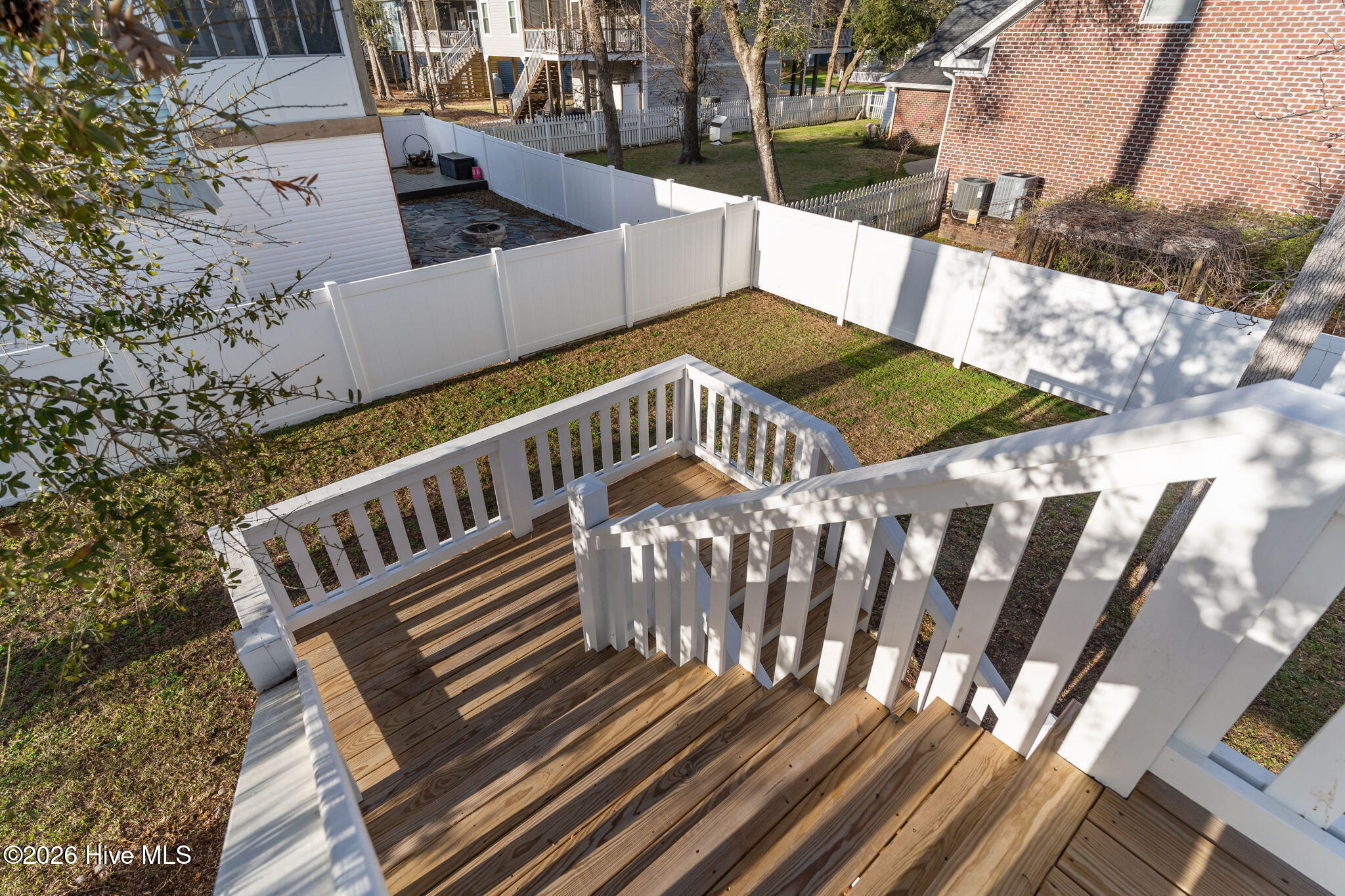 100561647 | Photo 42