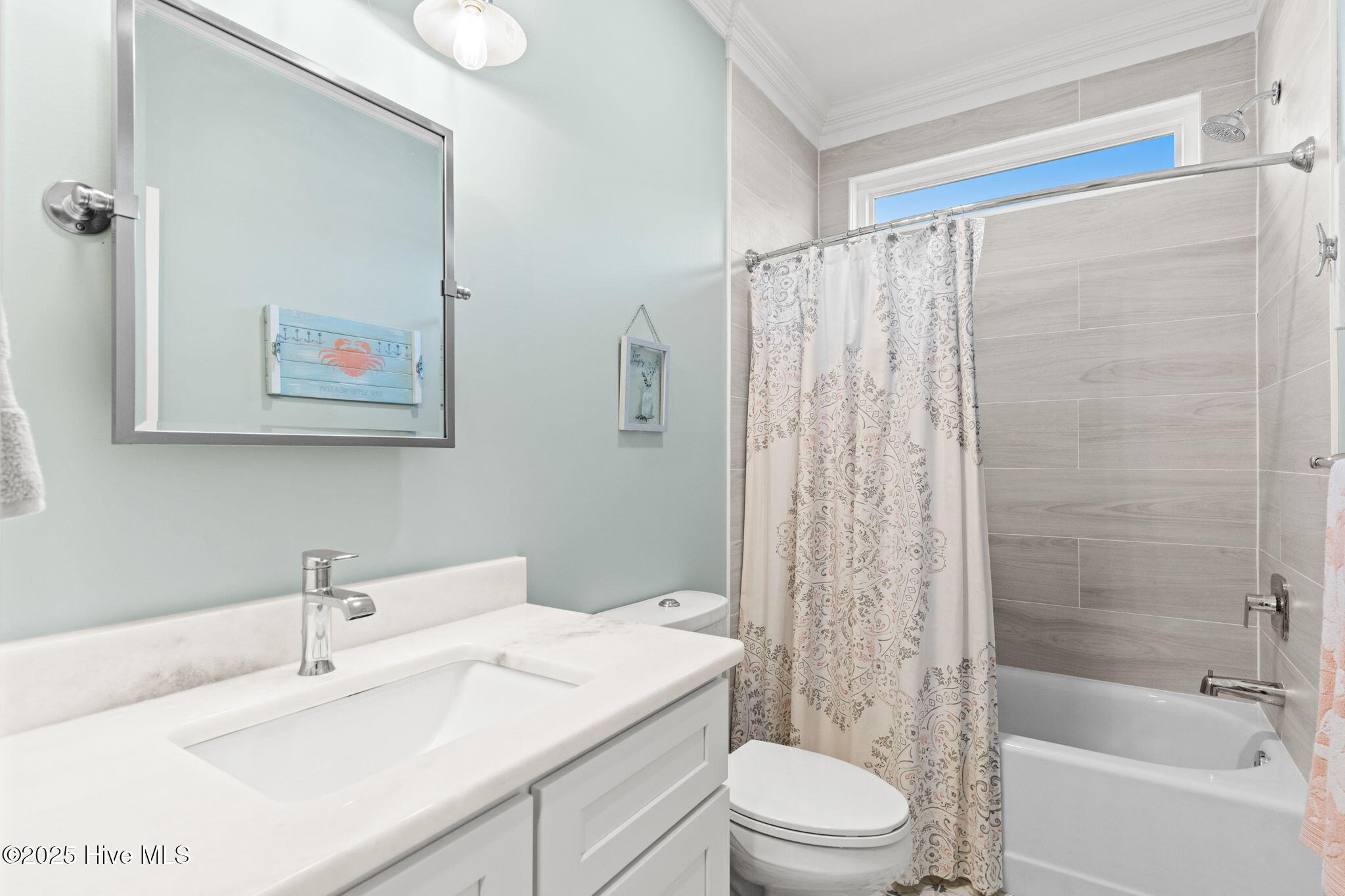 100542676 | Photo 35